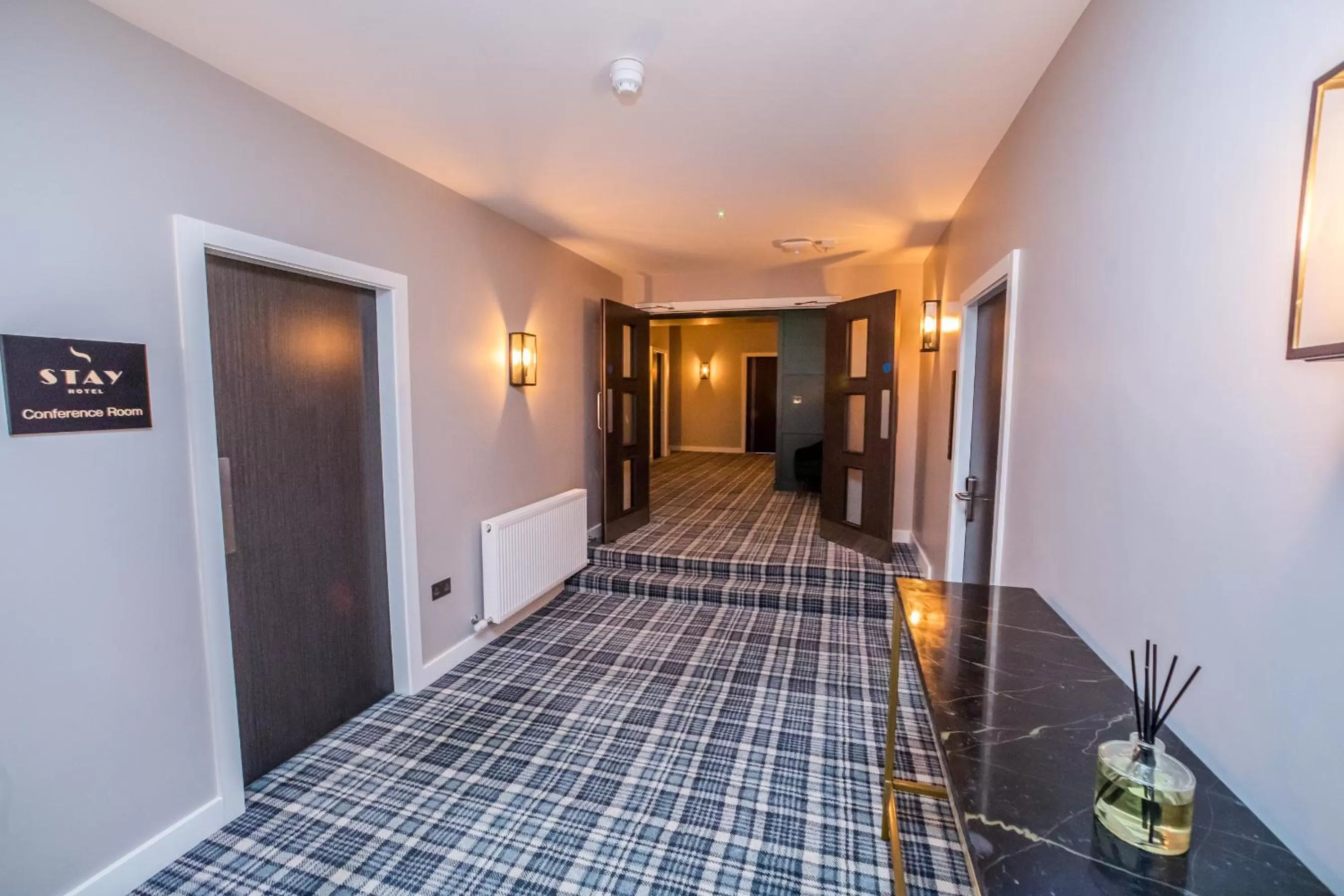 Neighbourhood, Bed in Stay Hotel