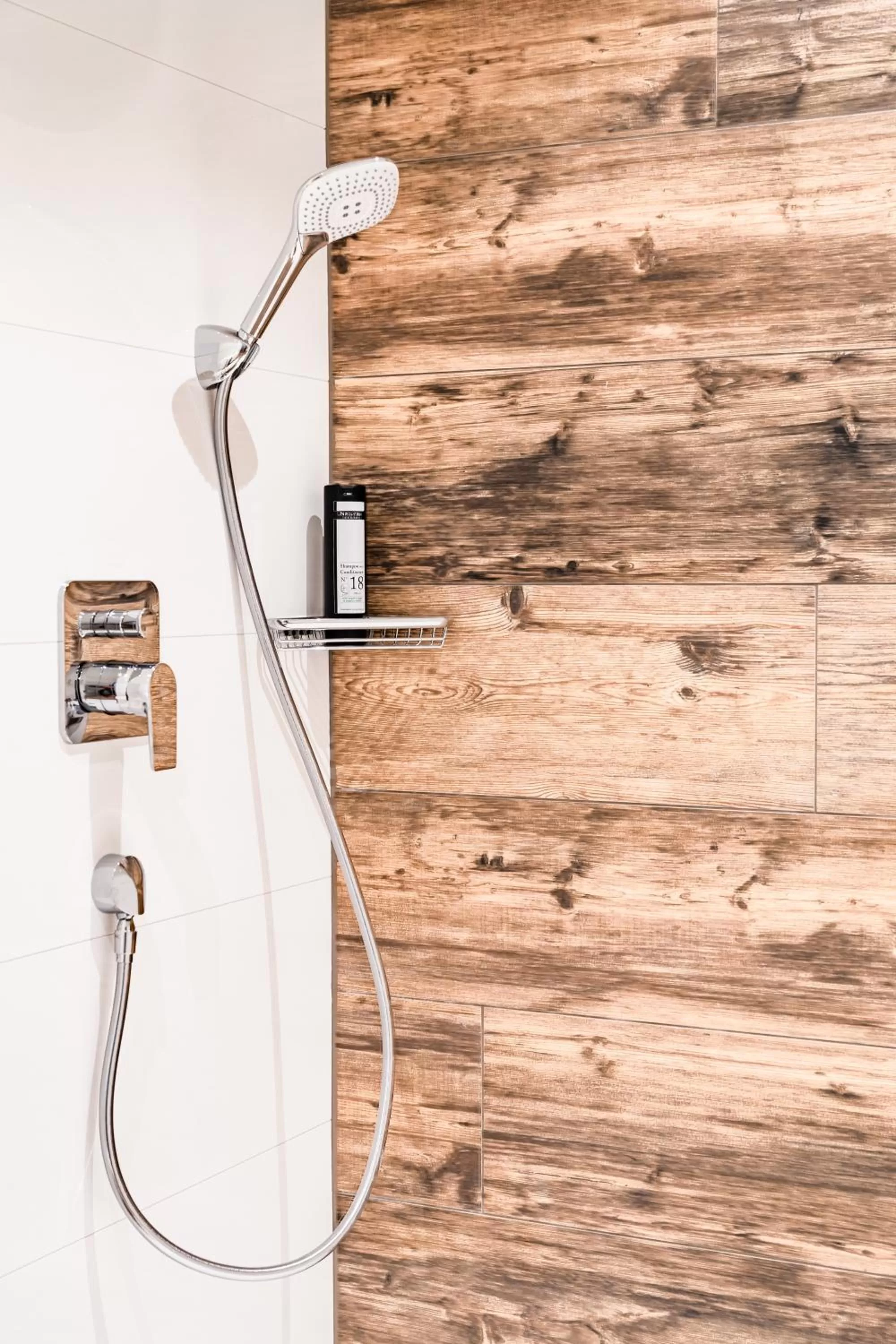 Bathroom in coucou hotel & kuckucks-stube (Titisee)