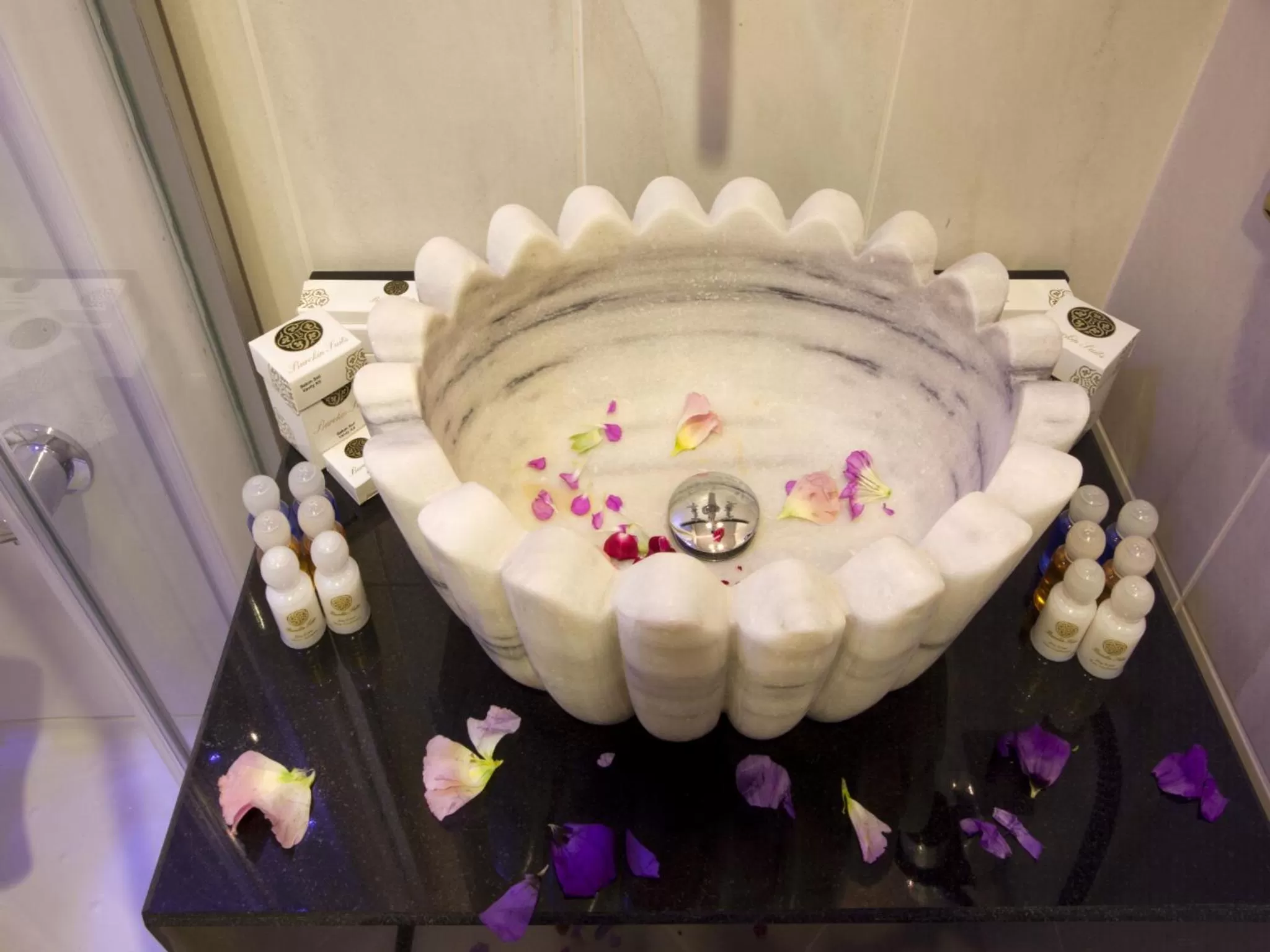 Bathroom in Burckin Hotel