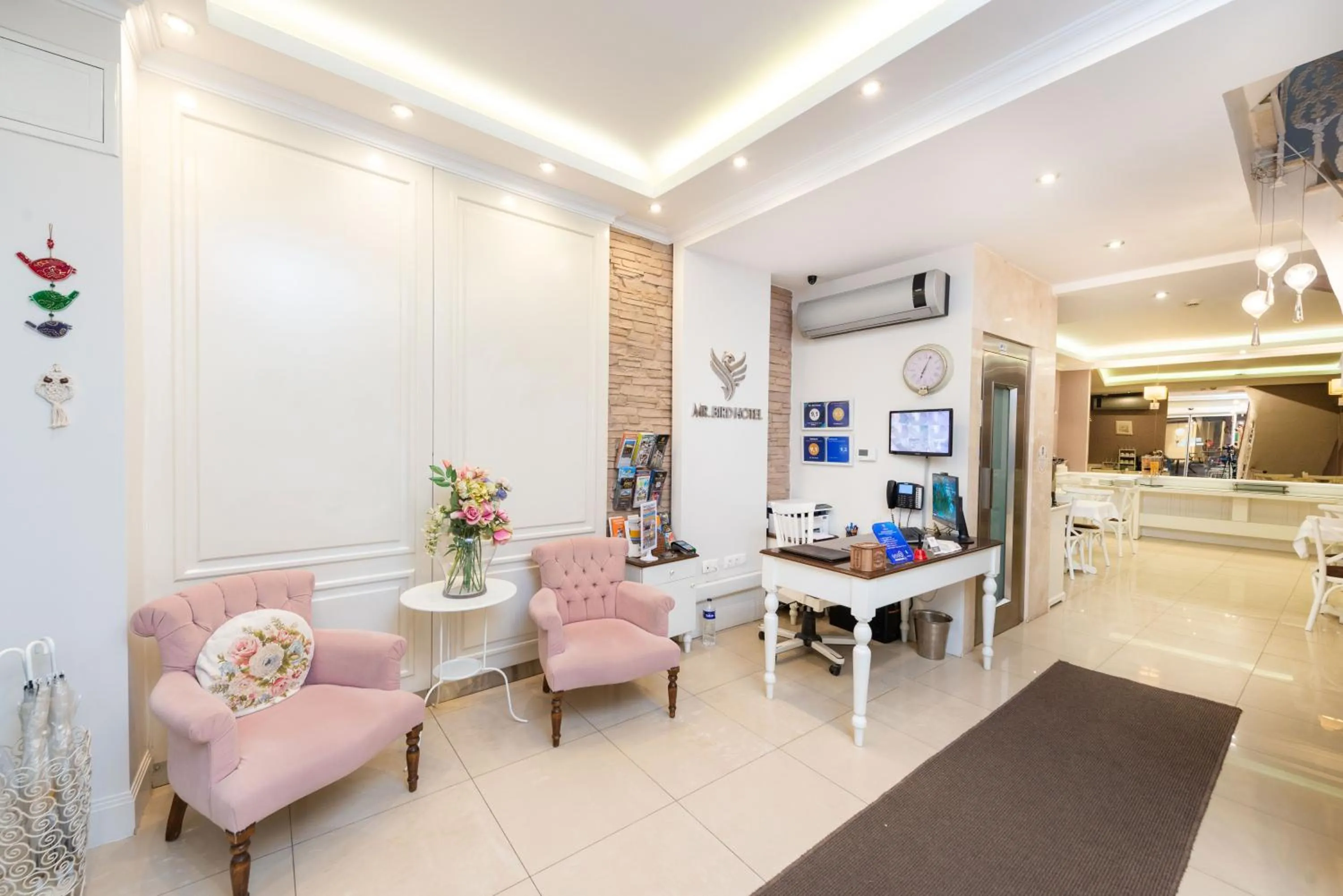 Lobby or reception in Mr. Bird Hotel