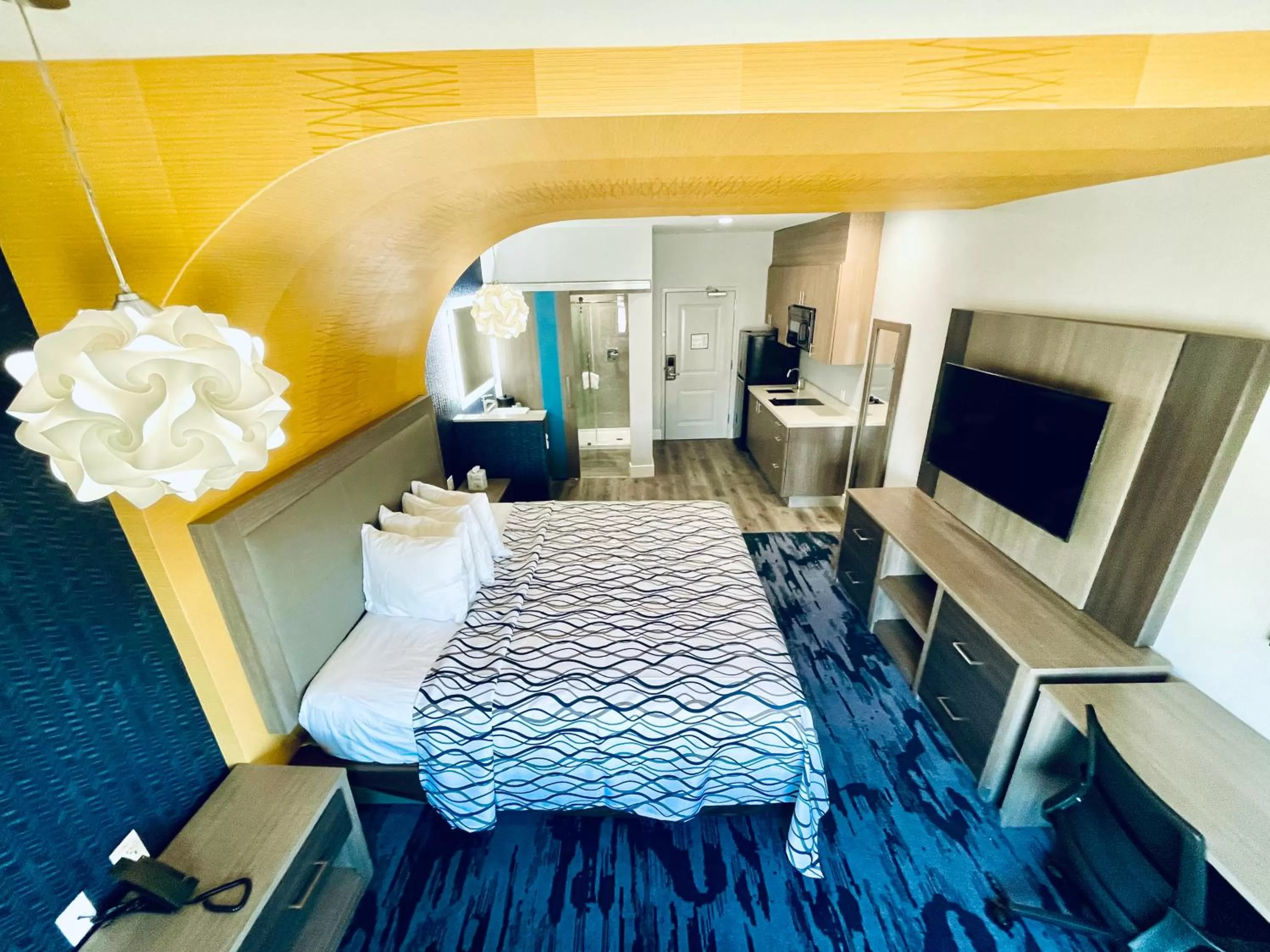 Photo of the whole room, Bed in Palace Inn Blue Houston East Beltway 8