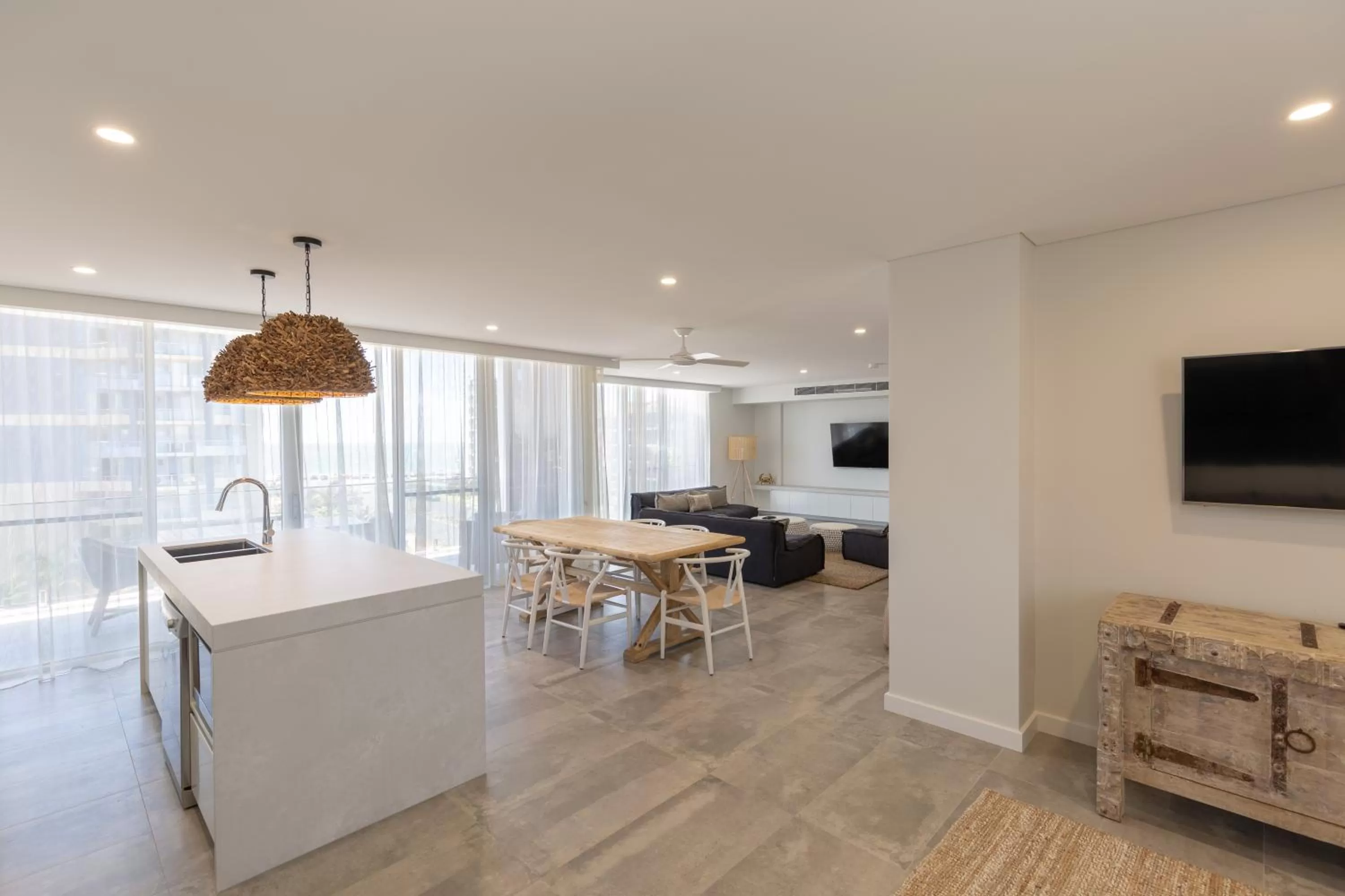 Astina Suites, Forster