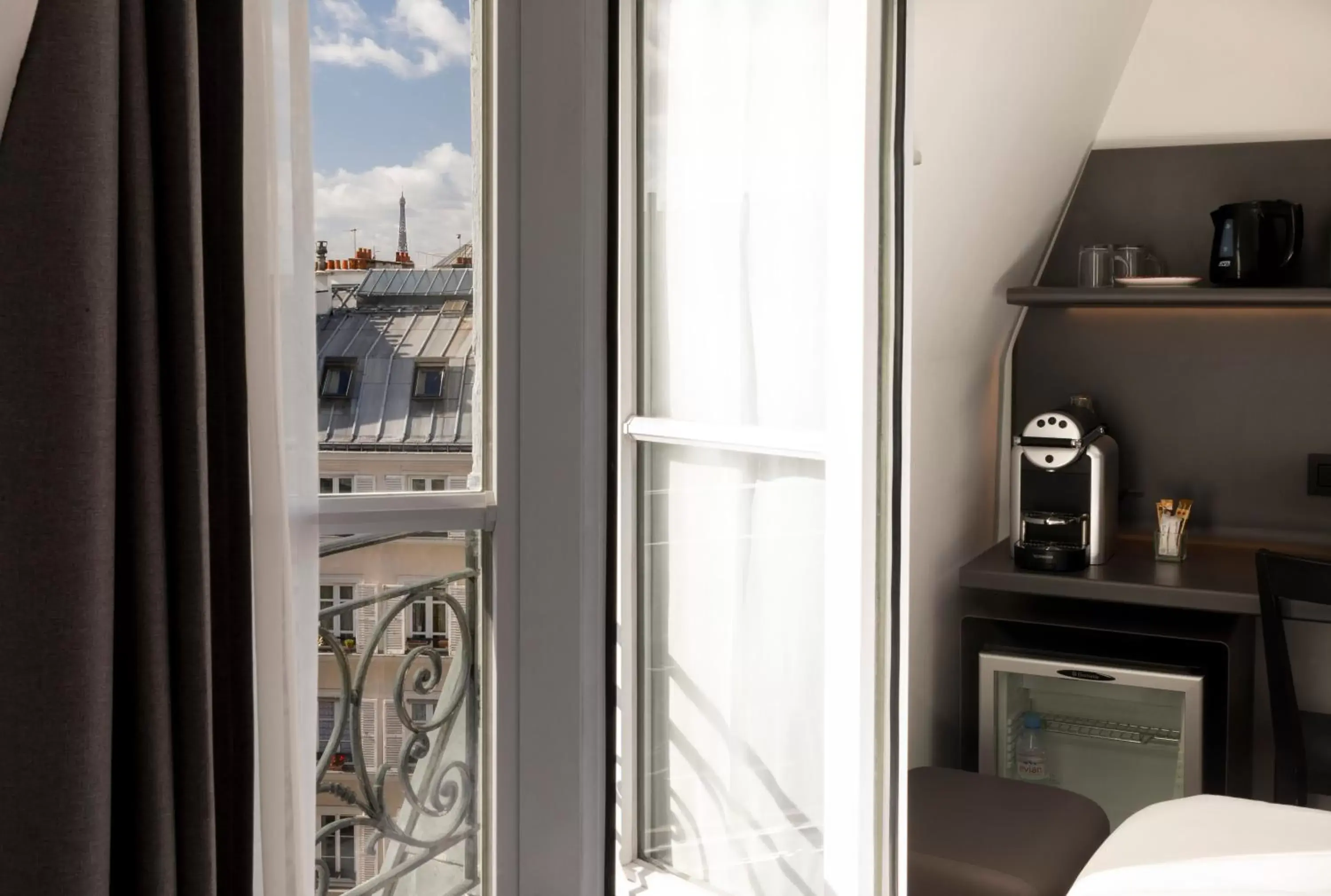 Privilege Double Room with City View in Libertel Montmartre Opéra Privilege Double Room with City View in Libertel Montmartre Opéra
