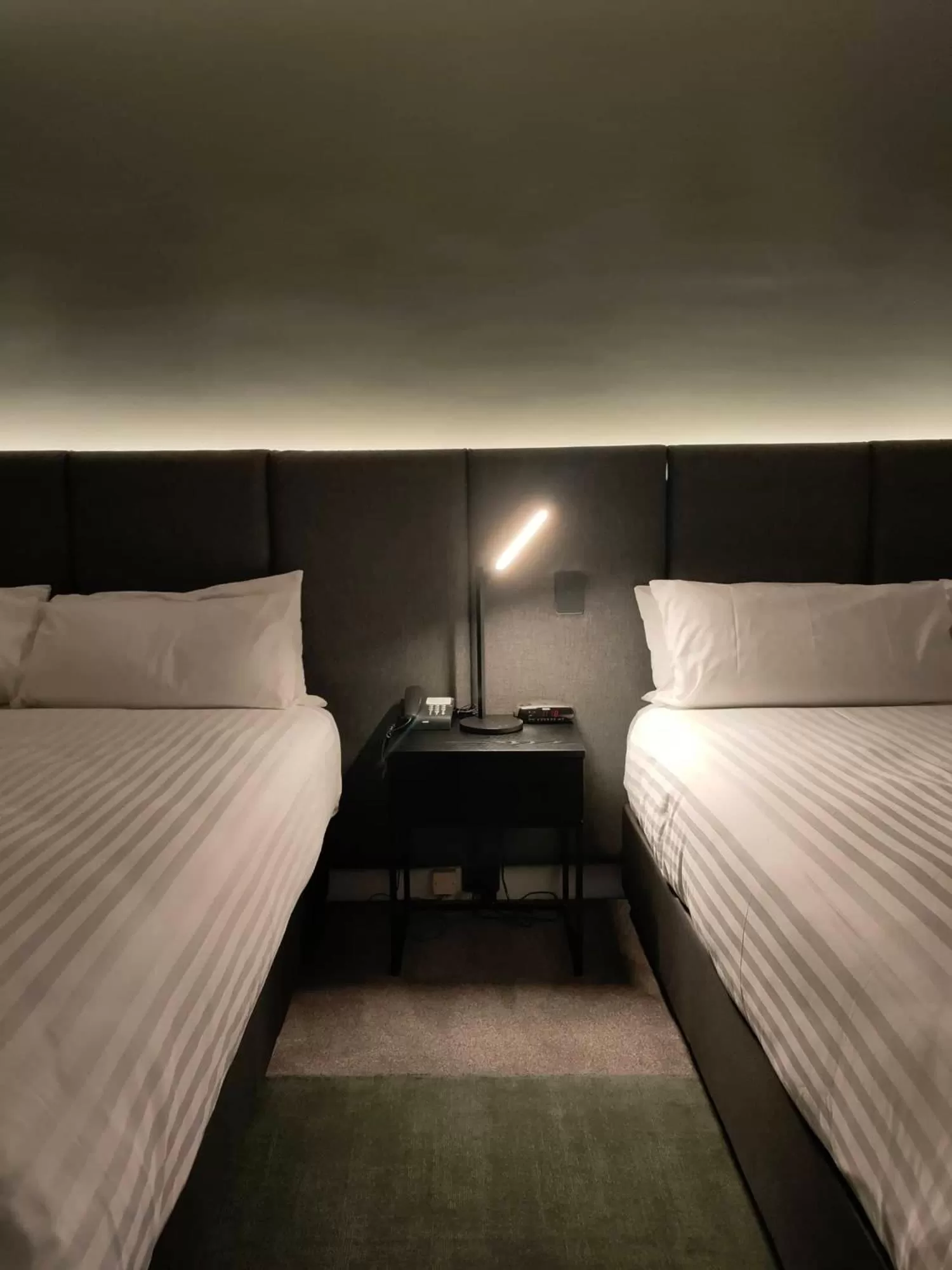 Bedroom, Bed in The Avenue