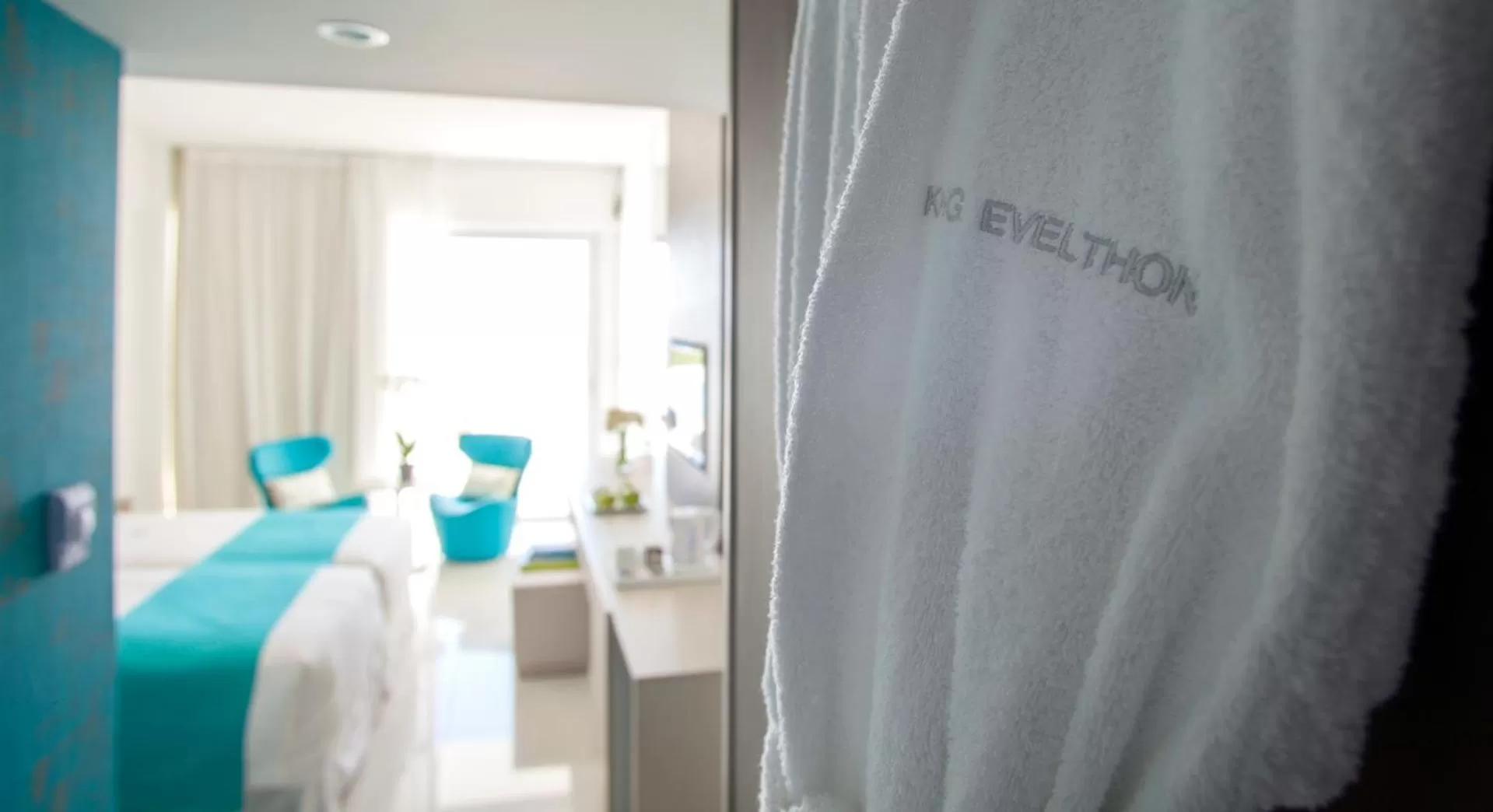 Bed in King Evelthon Beach Hotel & Resort