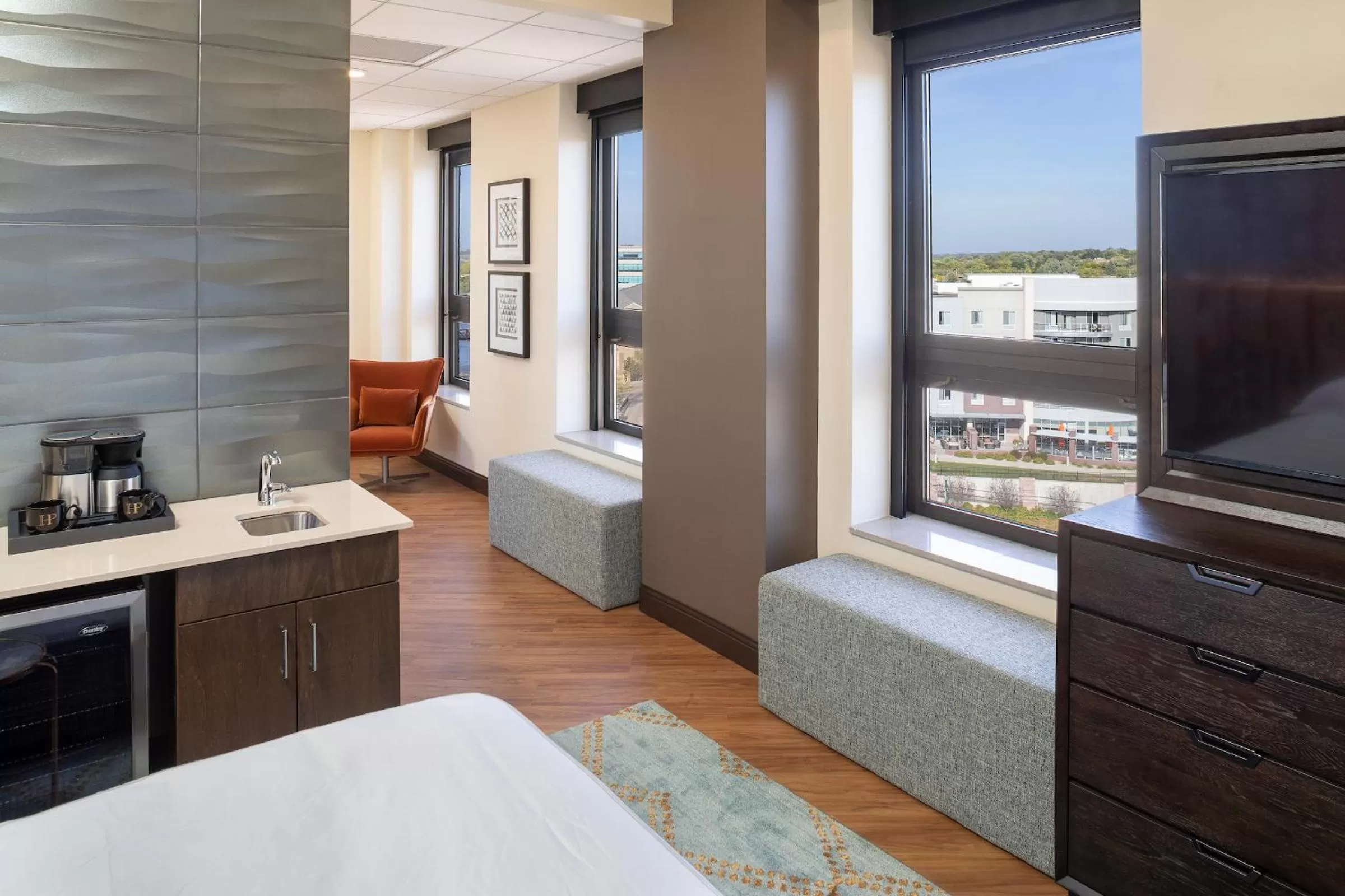 Photo of the whole room, Bed in Hotel On Phillips