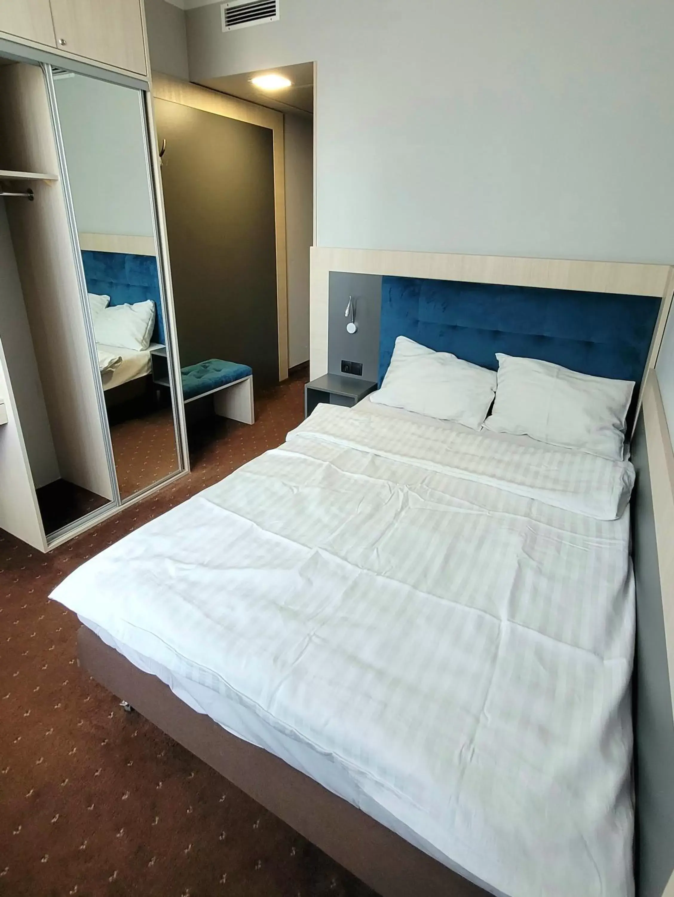 Deluxe Double Room in euroHOTEL Sosnowiec Kazimierz Deluxe Double Room in euroHOTEL Sosnowiec Kazimierz