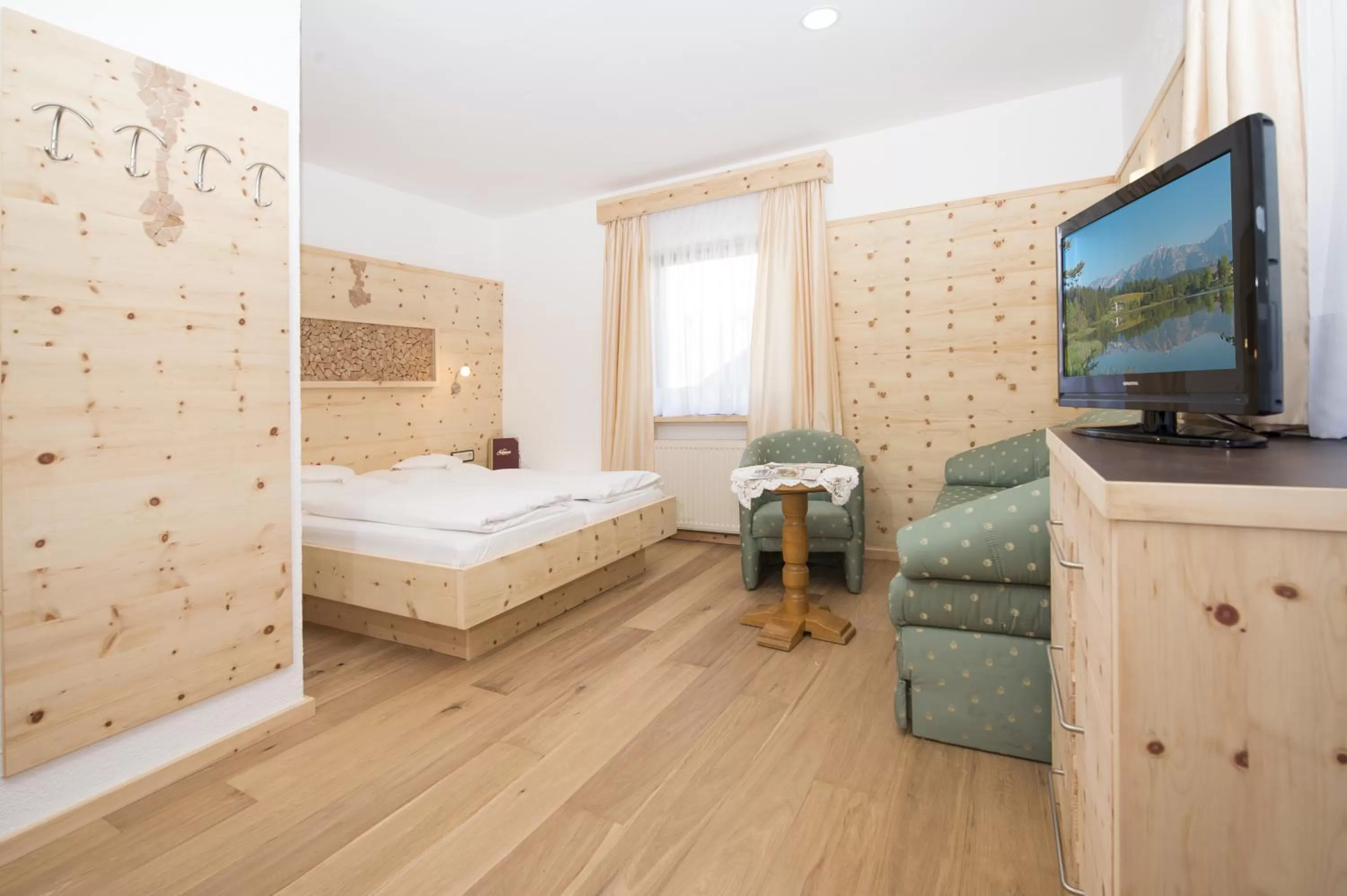 Bedroom, Bed in Hotel Seefelderhof