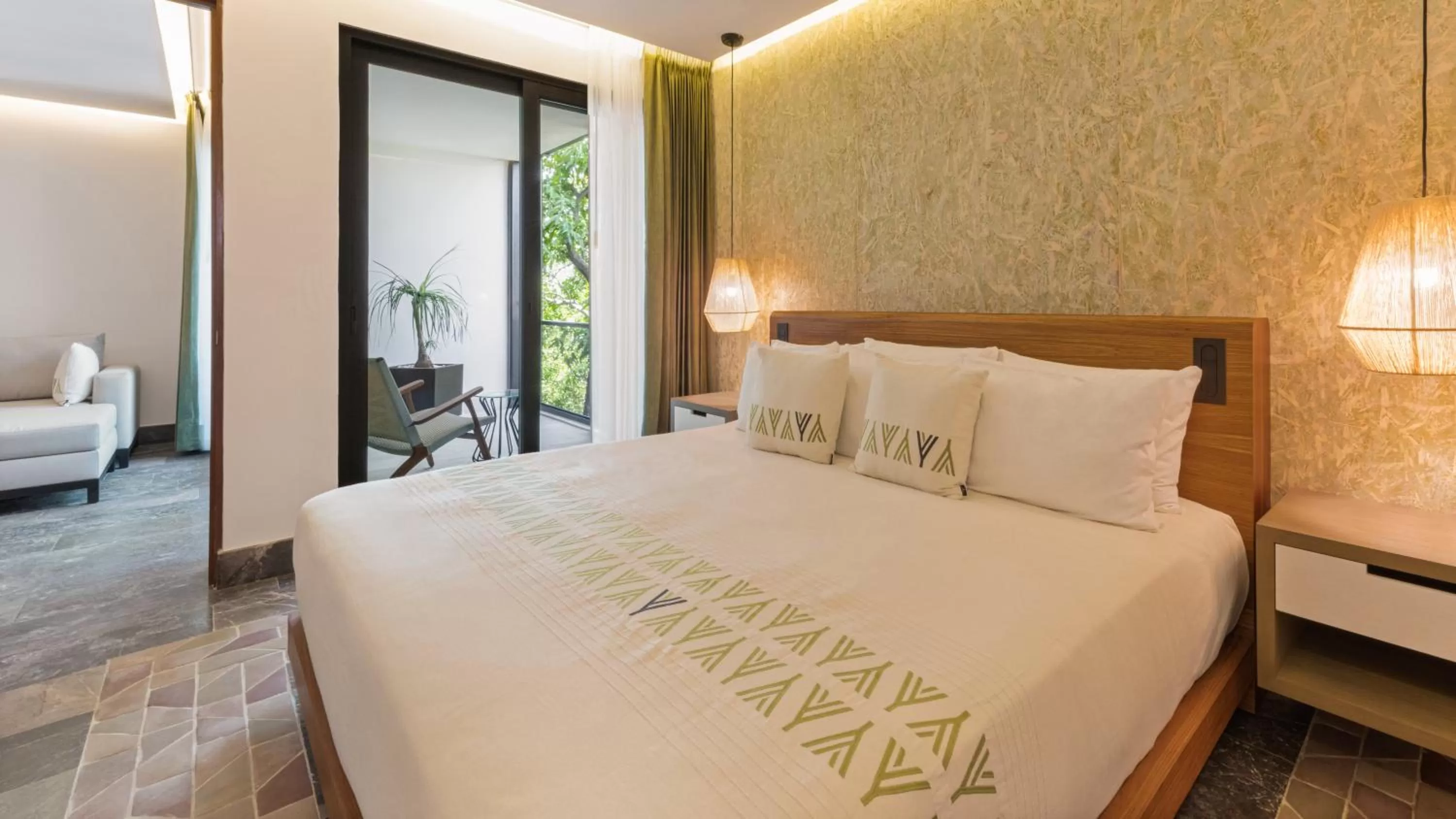 Photo of the whole room, Bed in Wayam Mundo Imperial