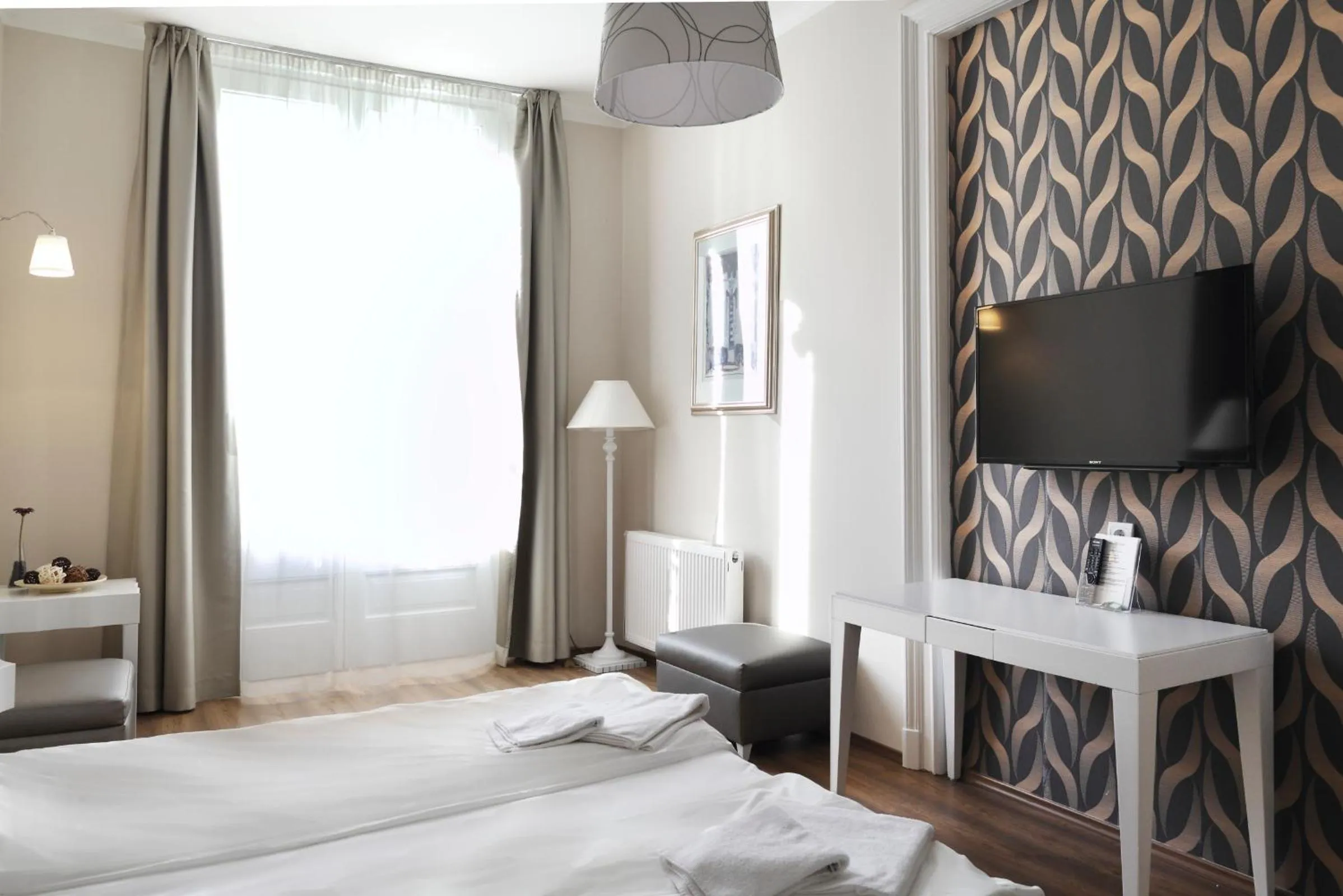 Day, Bed in House Octogon