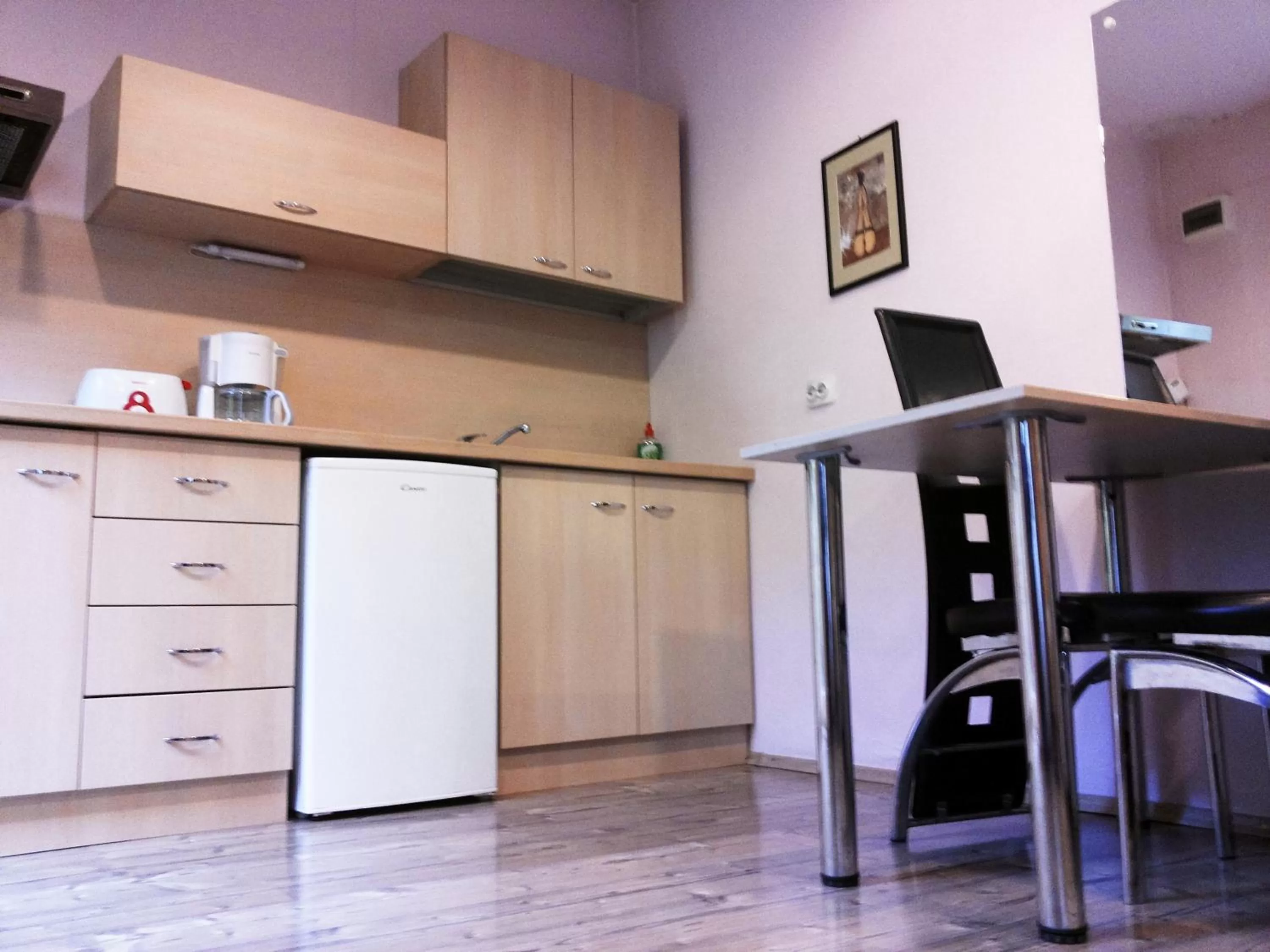 Kitchen or kitchenette, Kitchen/Kitchenette in Lucas 10 Apartments
