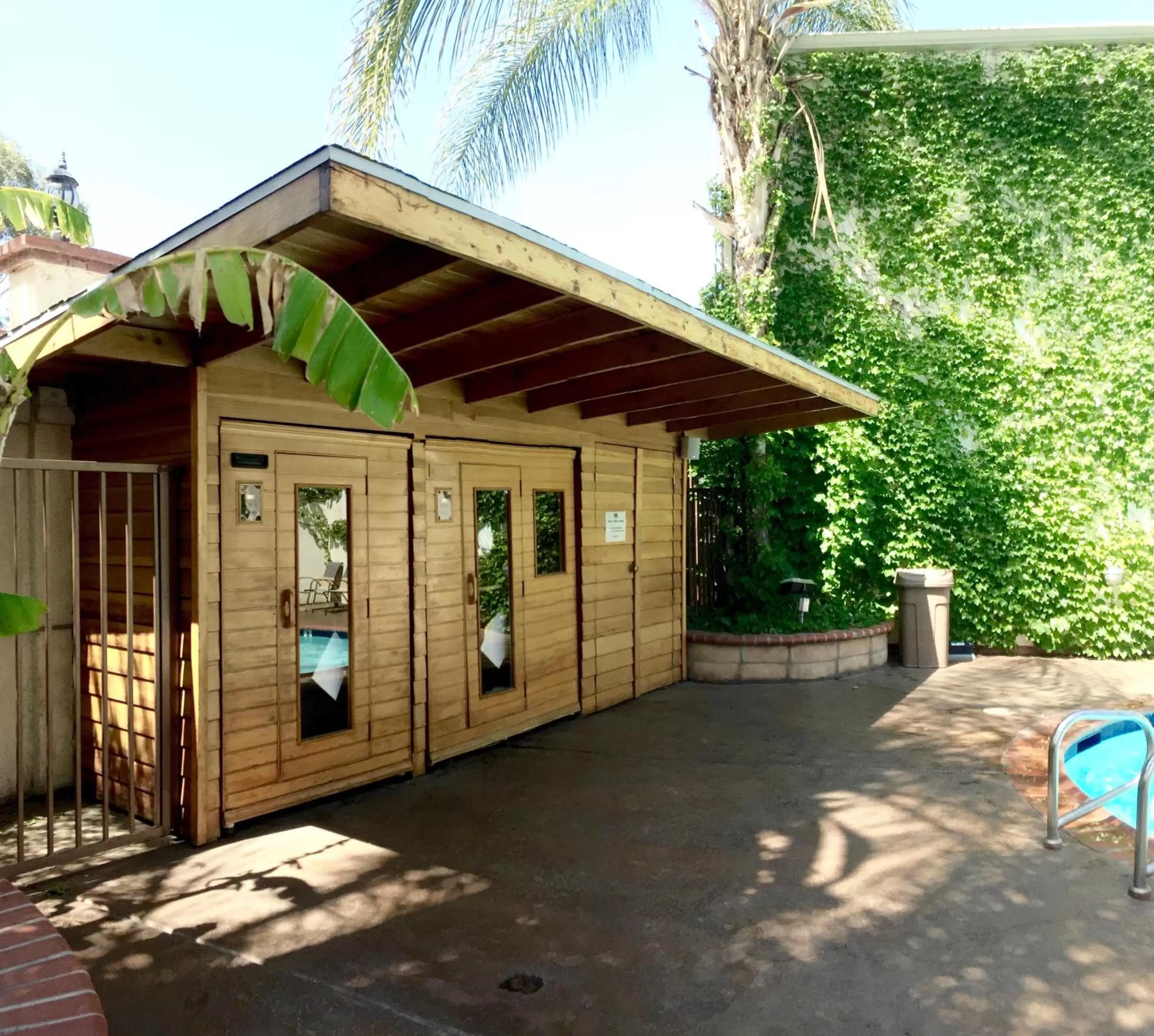 Sauna in Dynasty Suites Redlands