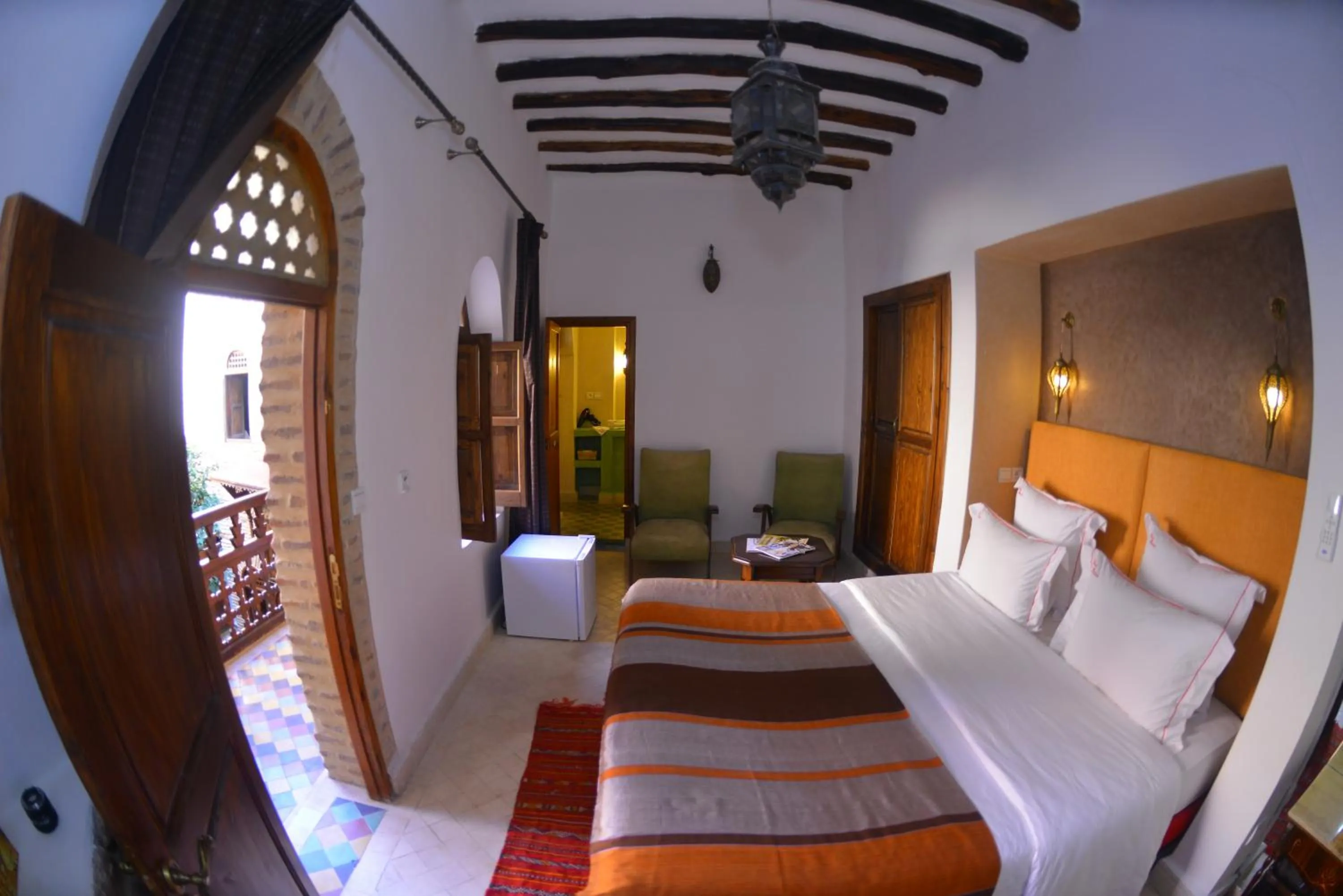 Photo of the whole room, Bed in Riad Hidden