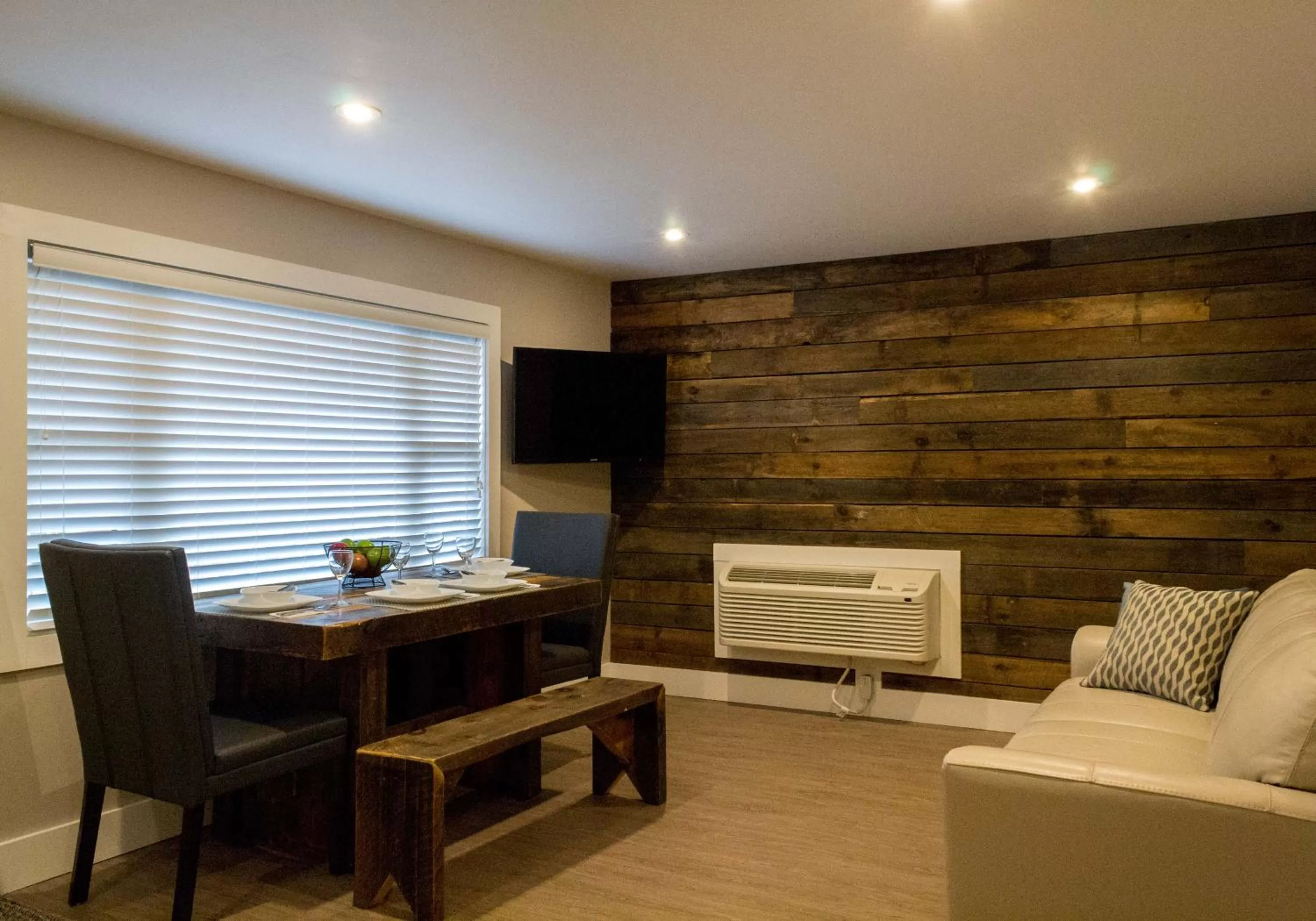 Living room in Lake Placid Inn: Residences