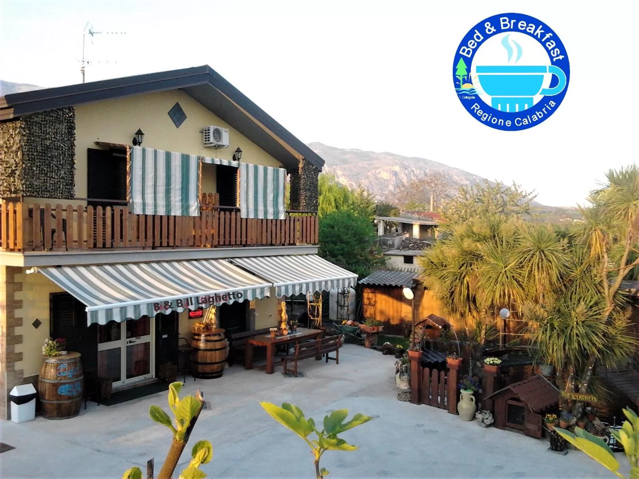 Property building in Il Laghetto