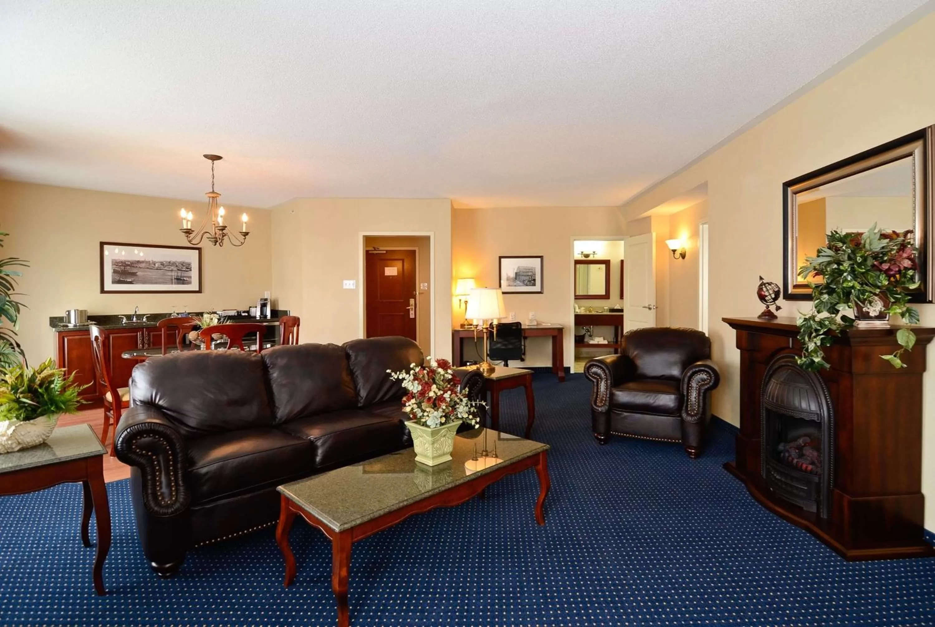 Photo of the whole room in Chateau Saint John Trademark Collection by Wyndham