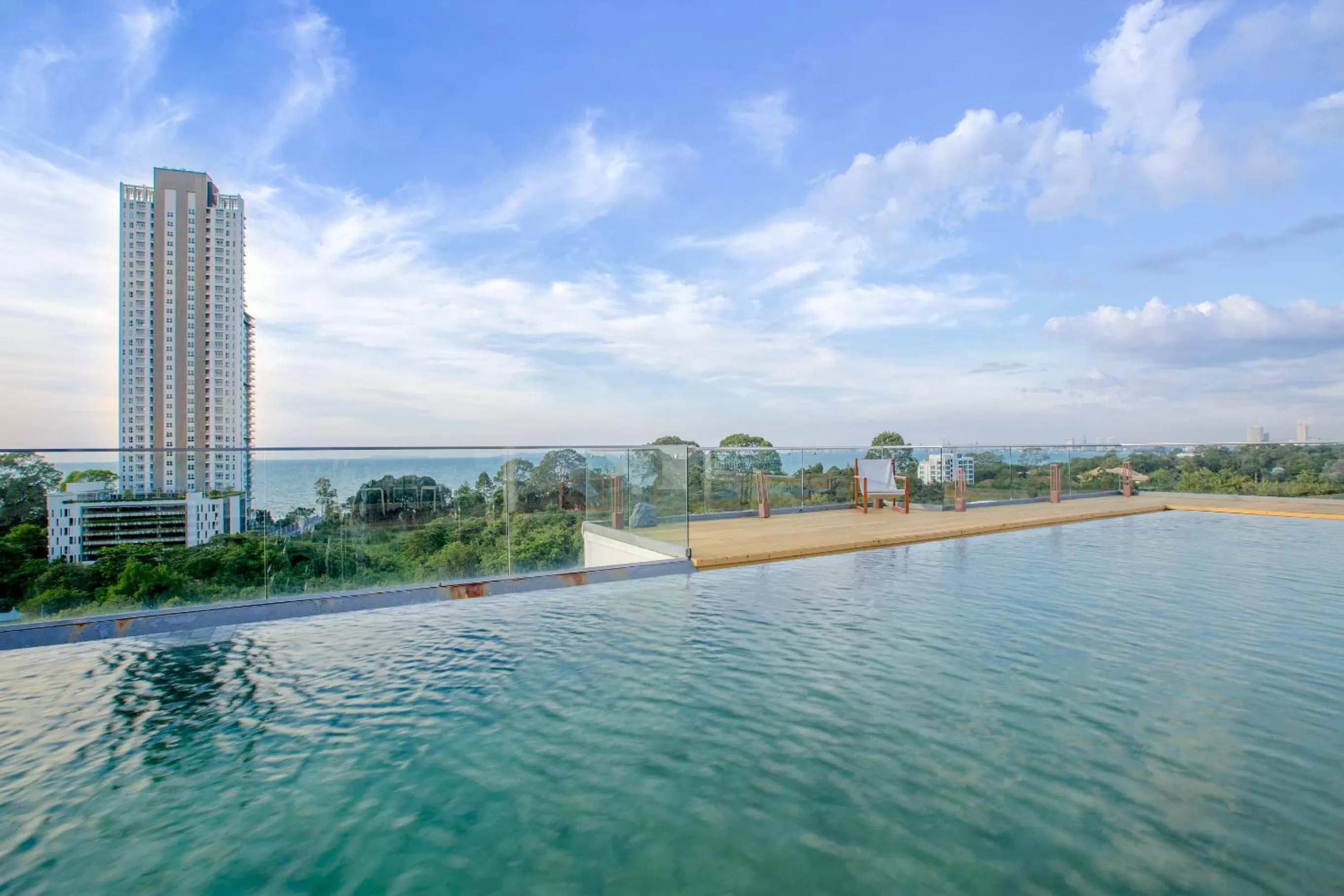 Swimming pool in Costa Beach Residence & Jacuzzi