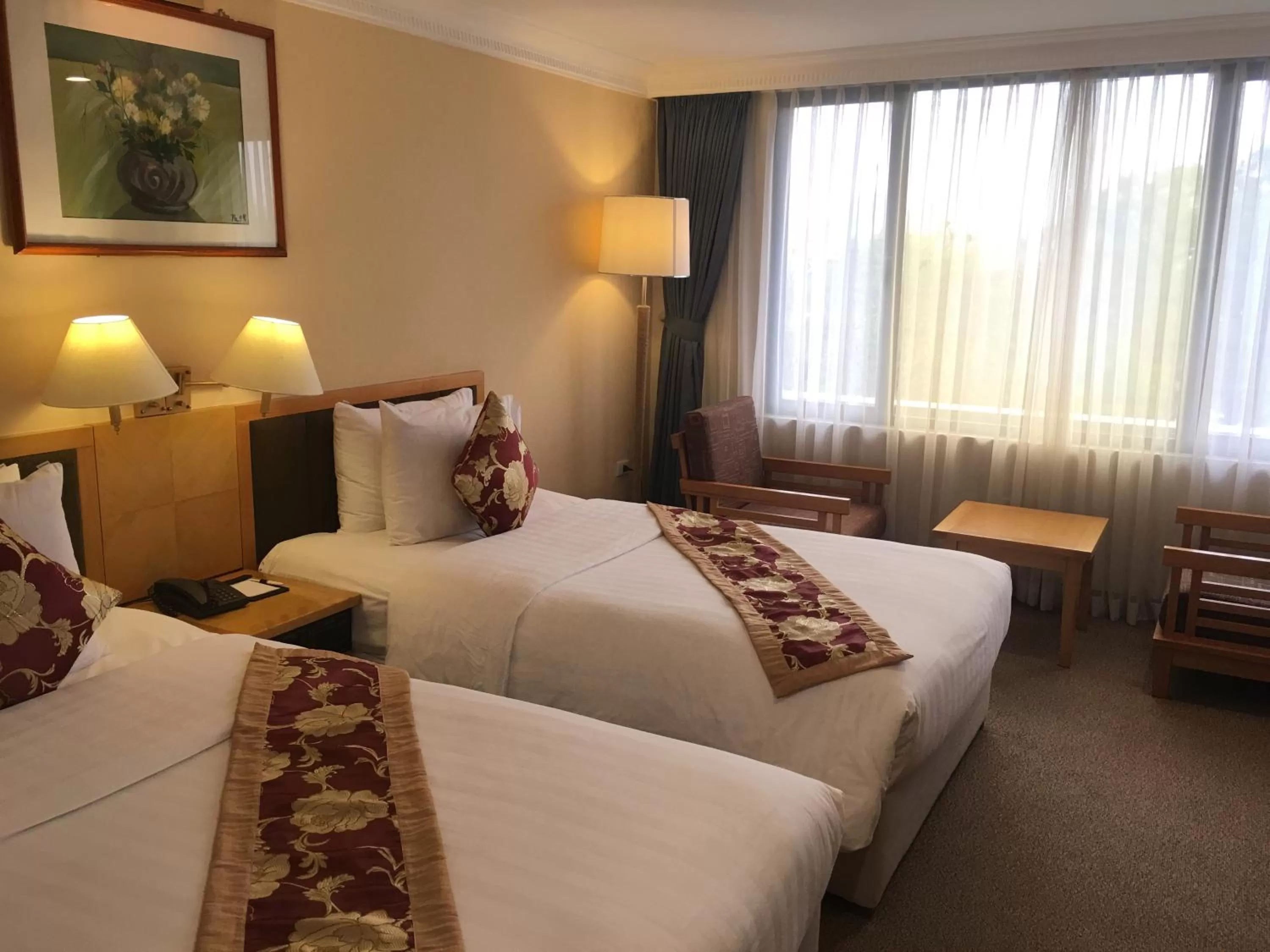 Bedroom, Bed in Mon Regency Hotel