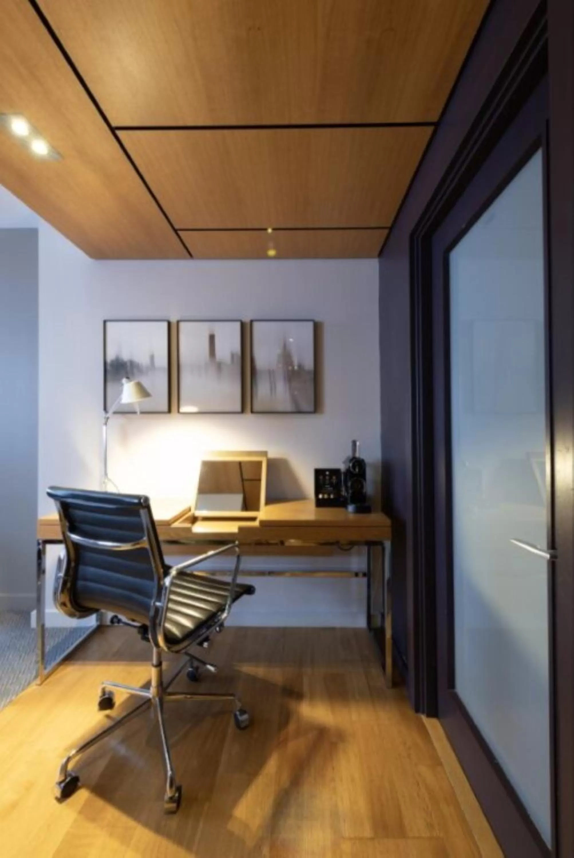 hair dresser in Apex Temple Court Hotel