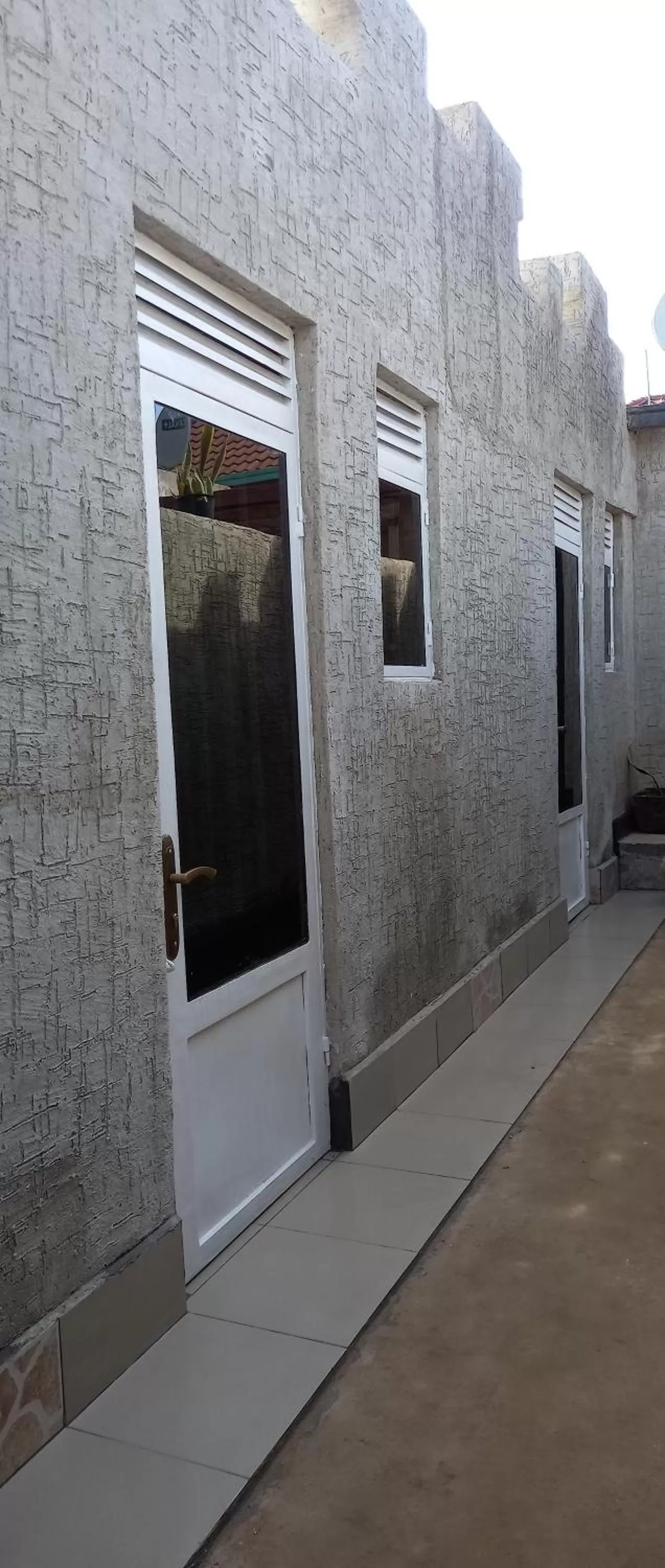 Property Building in Tommy's Budget Rooms