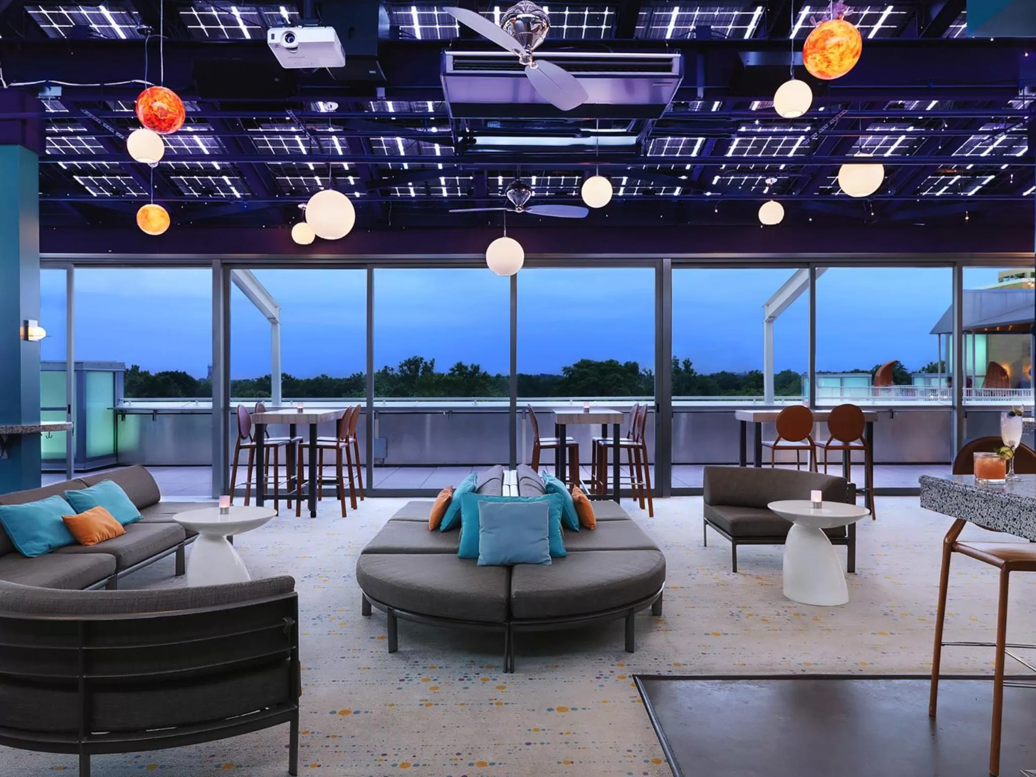 Restaurant/places to eat in The Moonrise Hotel