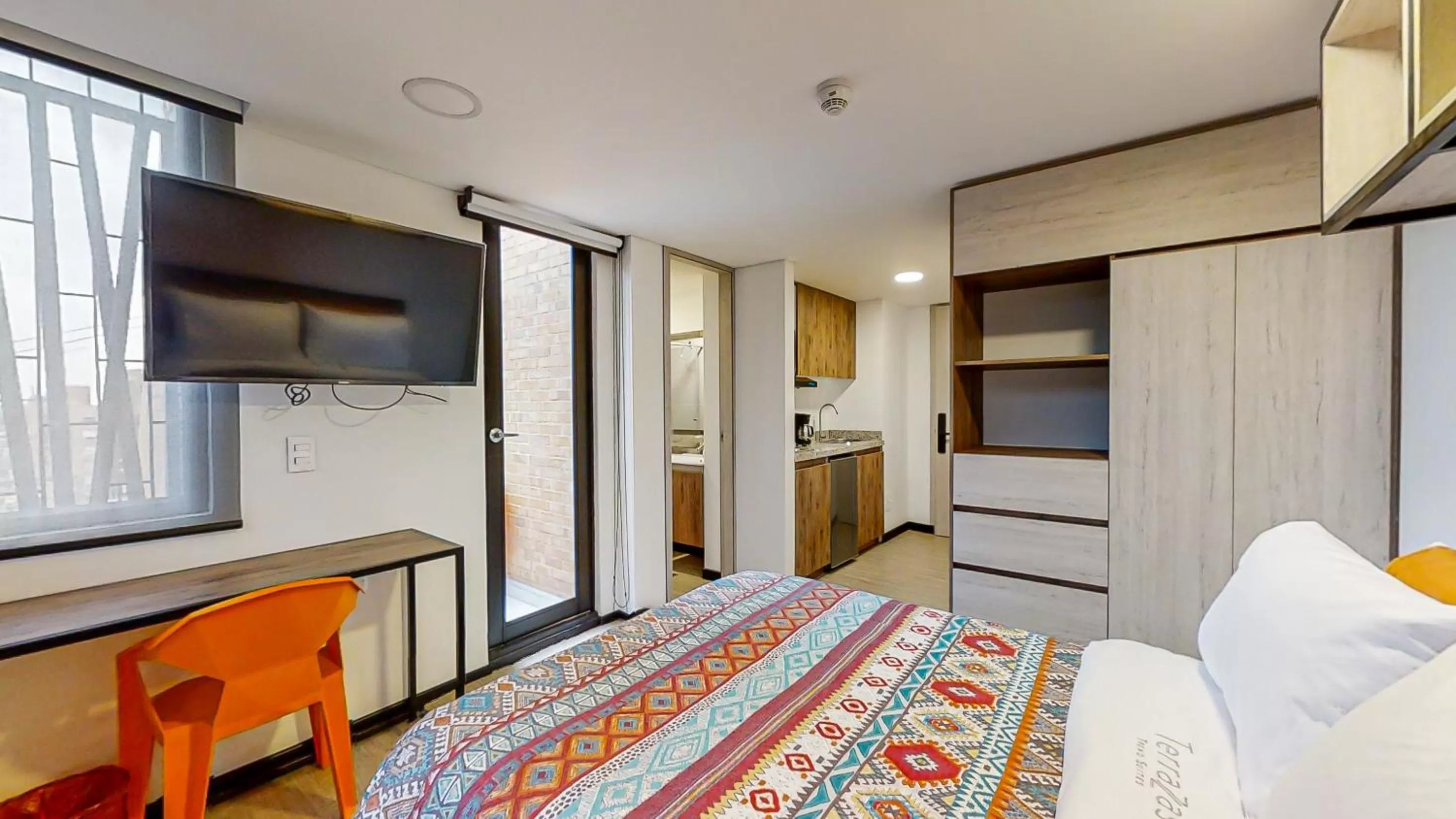 Bed, TV/Entertainment Center in Terrazas