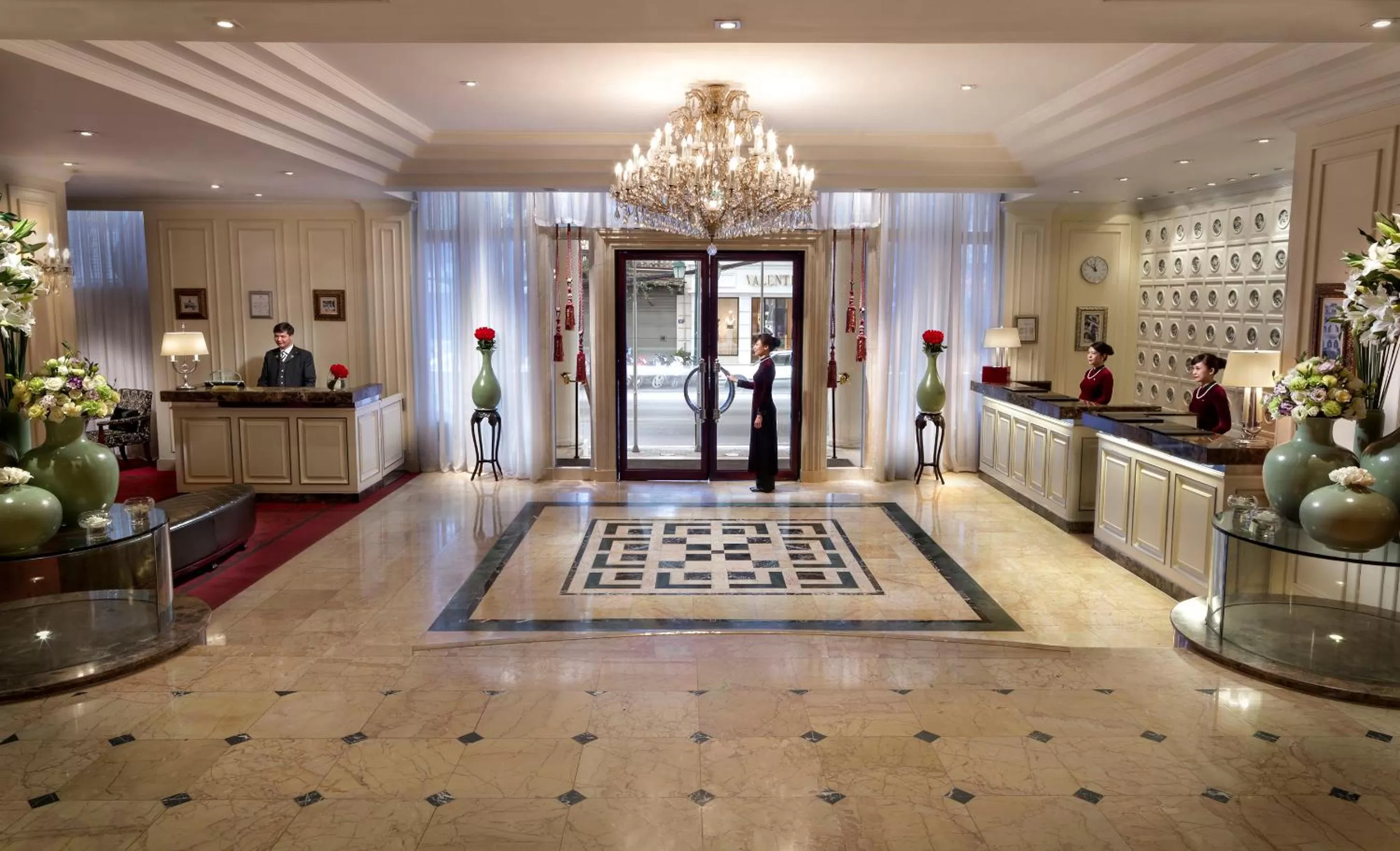 Lobby or reception in Sofitel Legend Metropole Hanoi