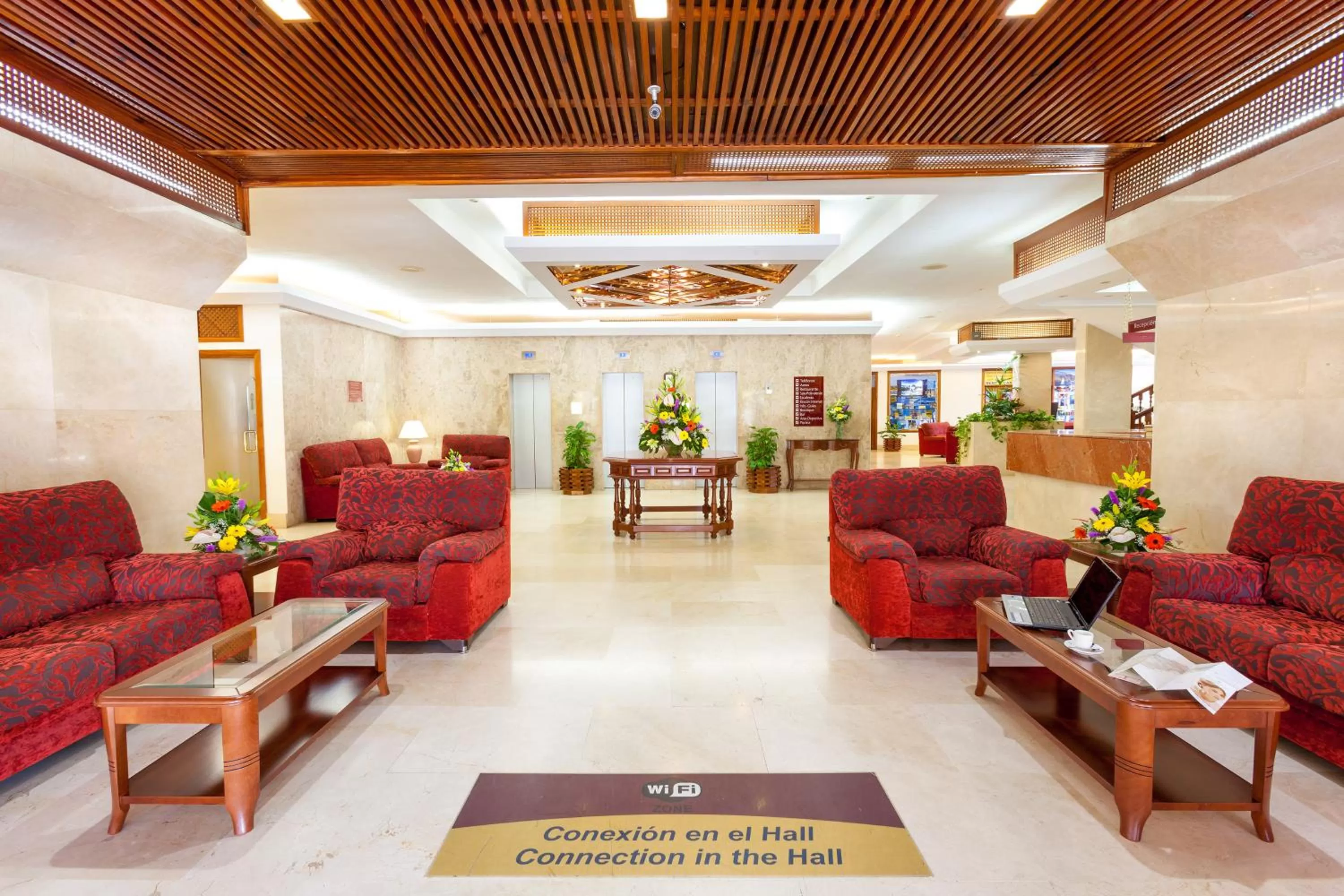 Lobby or reception in Apartamentos Masaru