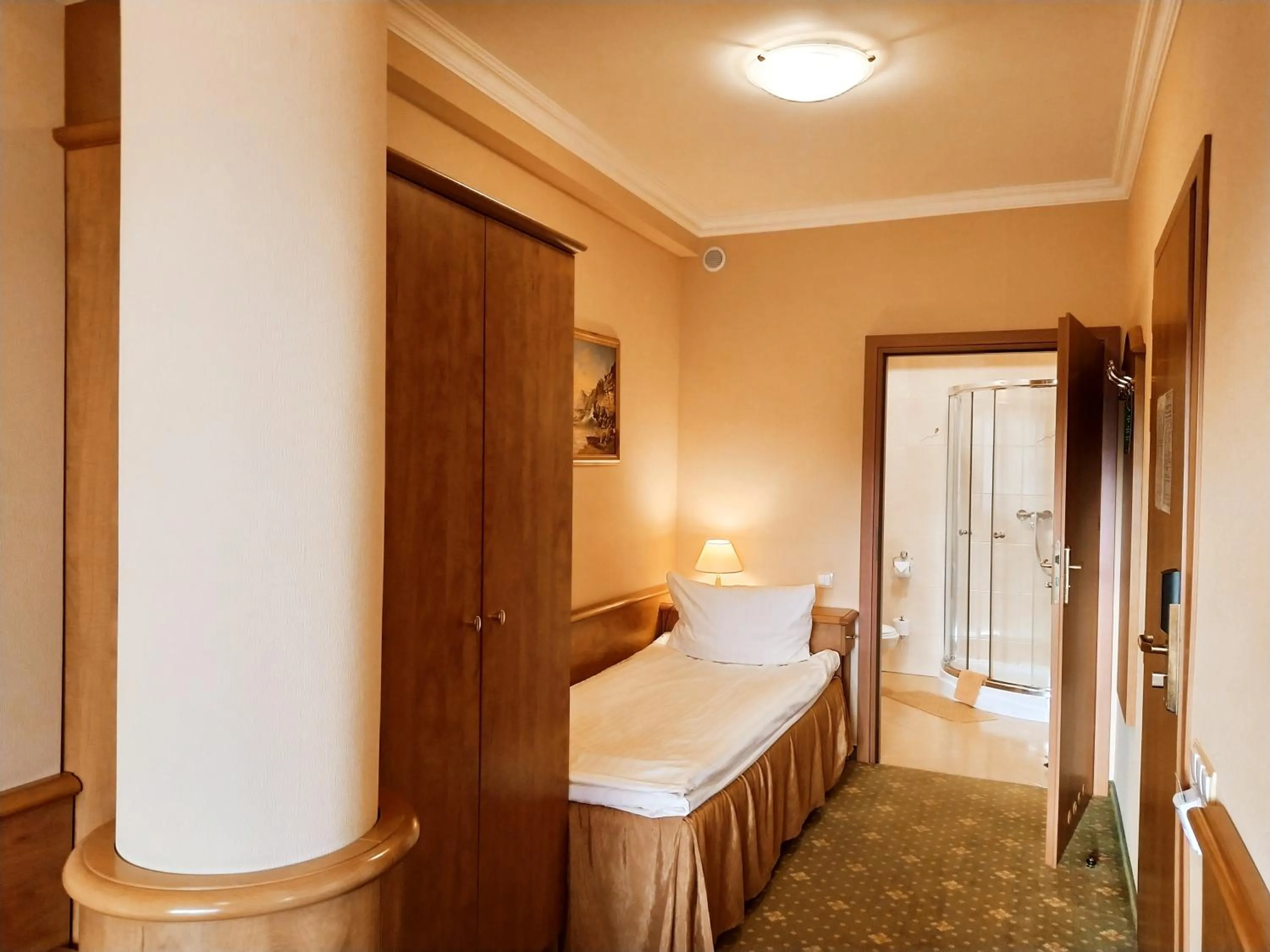 Bed in Hotel Polaris