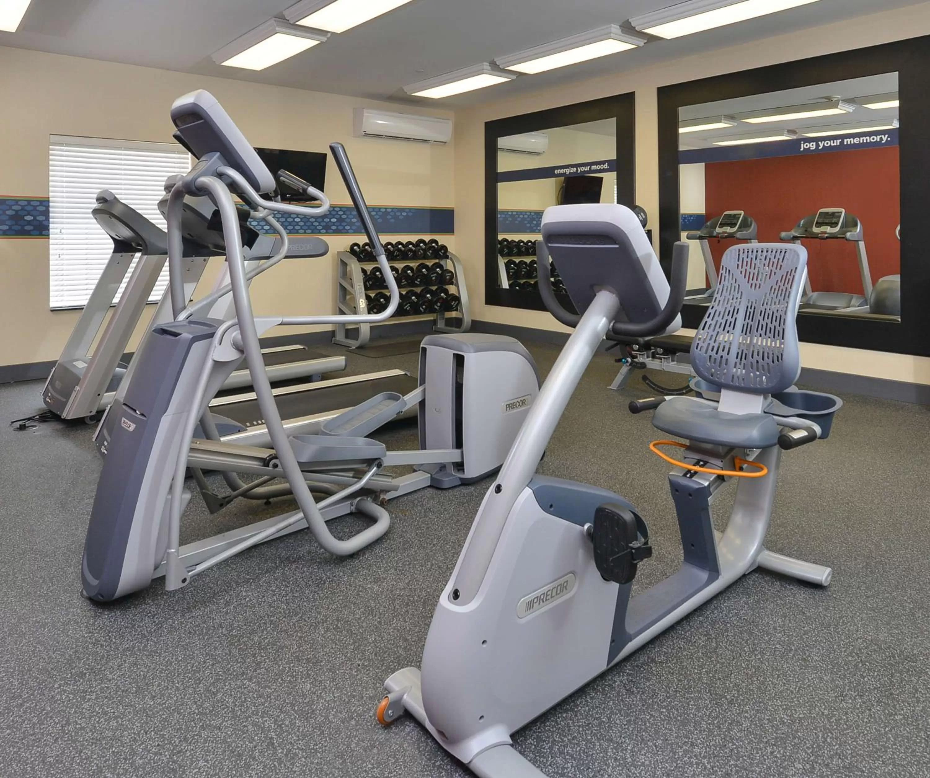 Fitness centre/facilities in Hampton Inn Ottumwa