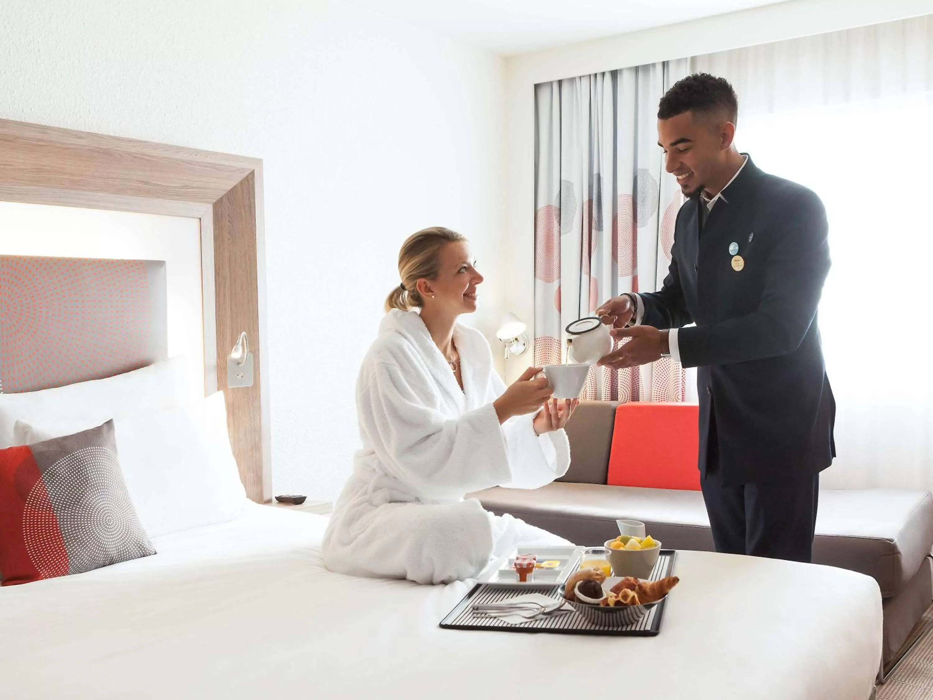 Restaurant/places to eat, Bed in Novotel Paris La Defense Esplanade