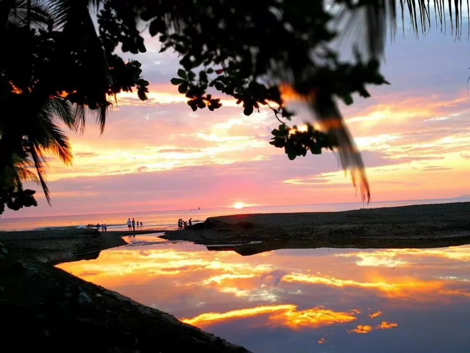 Beach Break Resort & CR Surf Camp