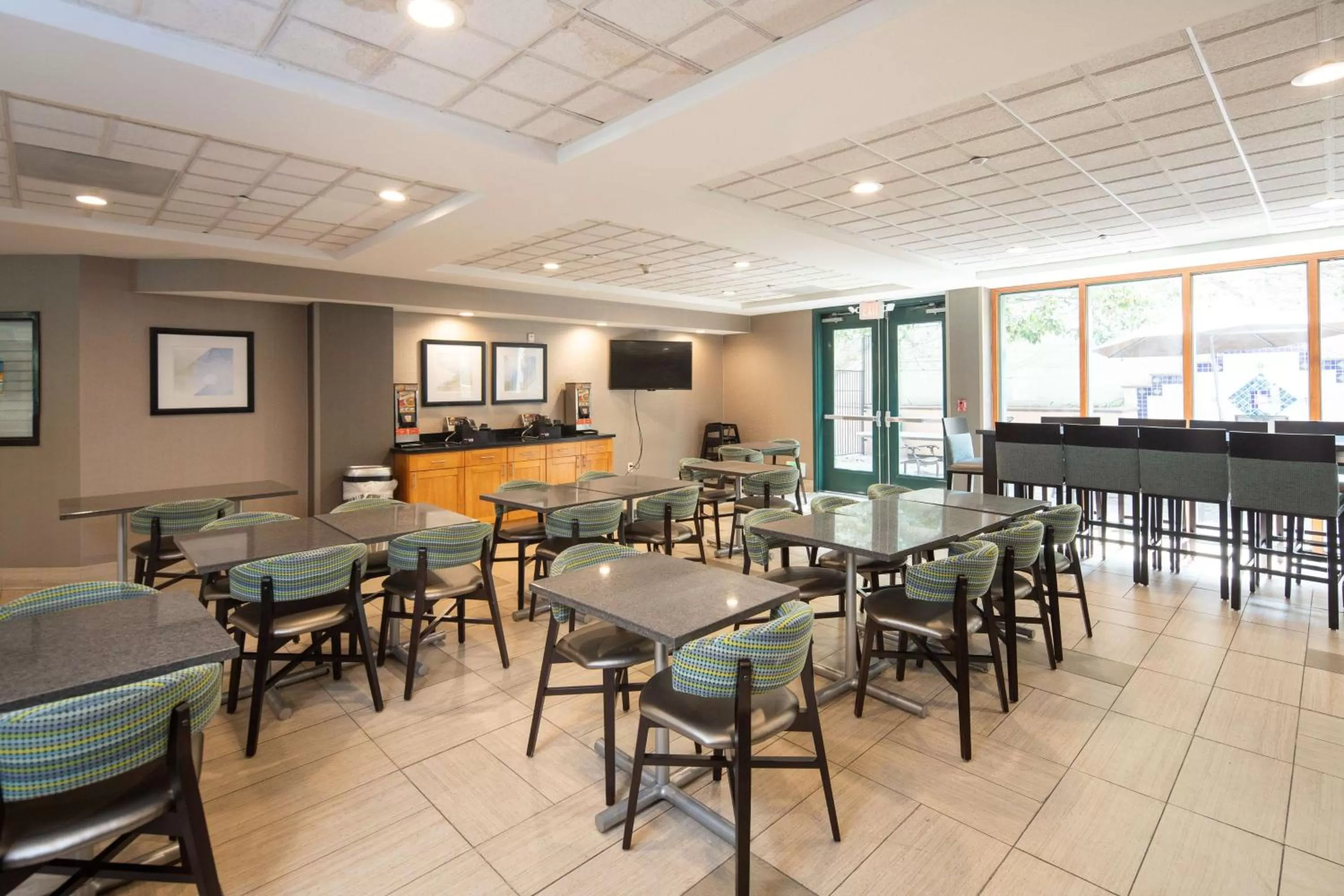 Restaurant/places to eat in Best Western Inn & Suites San Mateo - San Francisco Airport