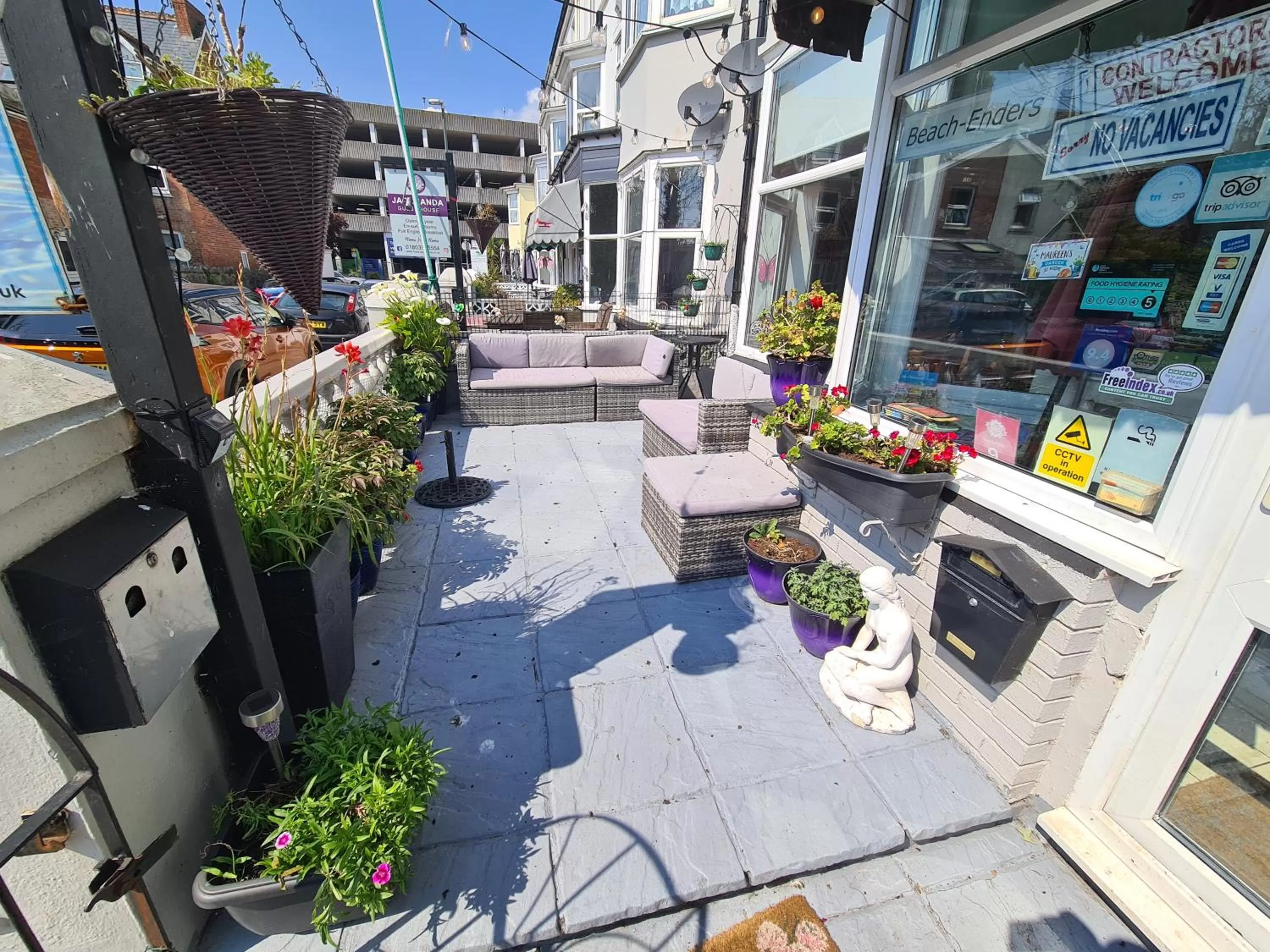 Garden in The Roslyn Guest House