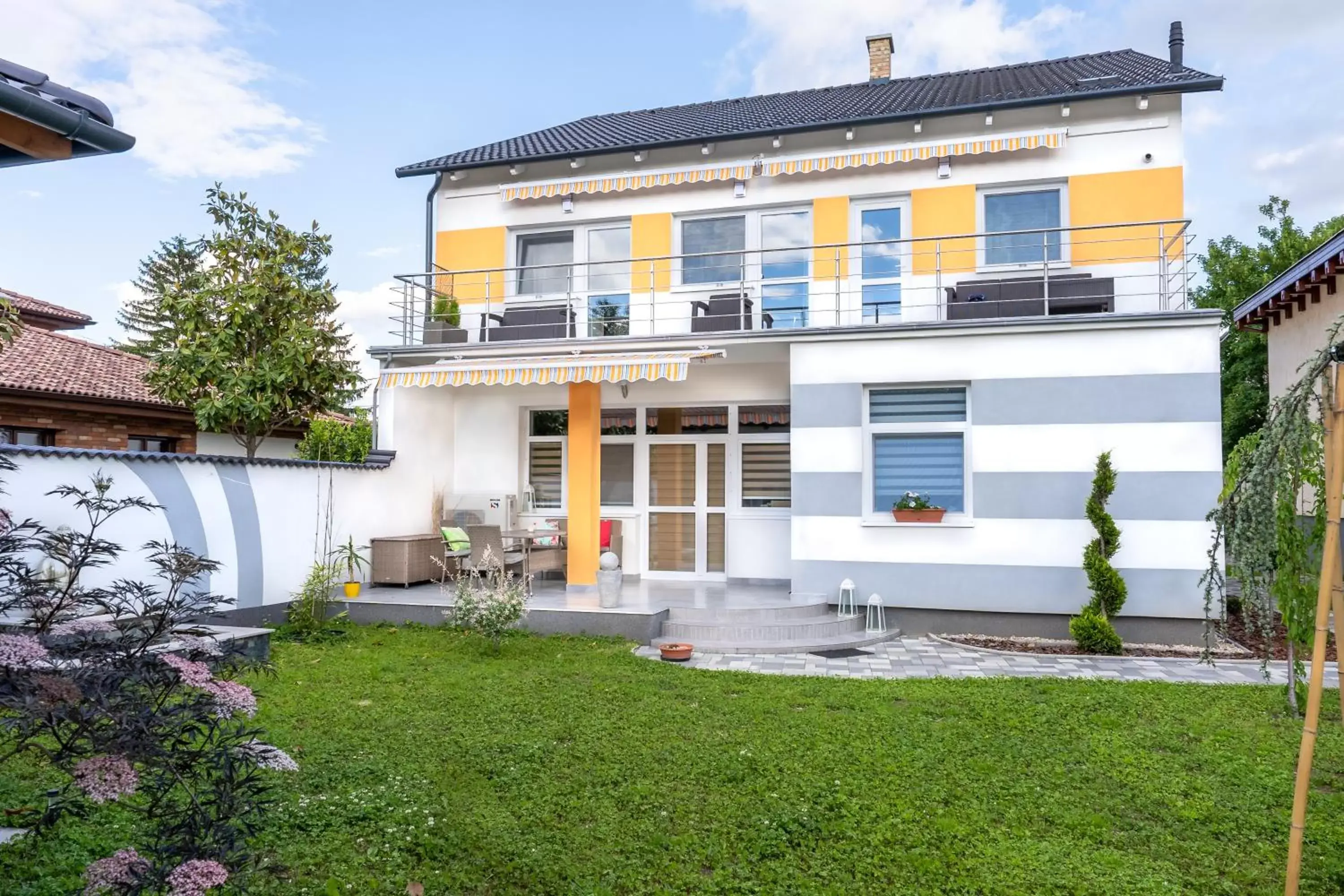 Zen House ADULT ONLY 16plus Zen House ADULT ONLY 16plus