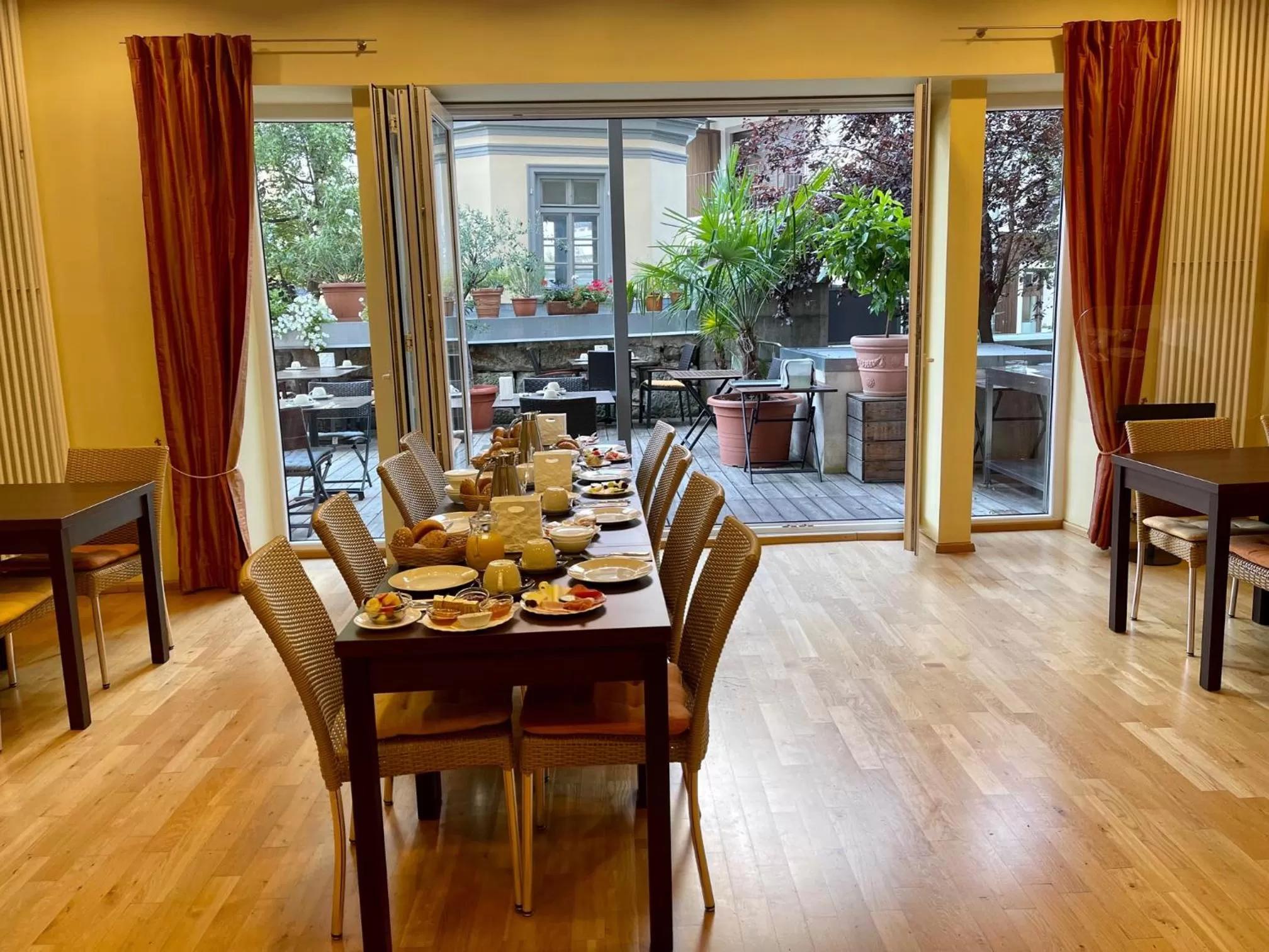 Breakfast in Hotel Central