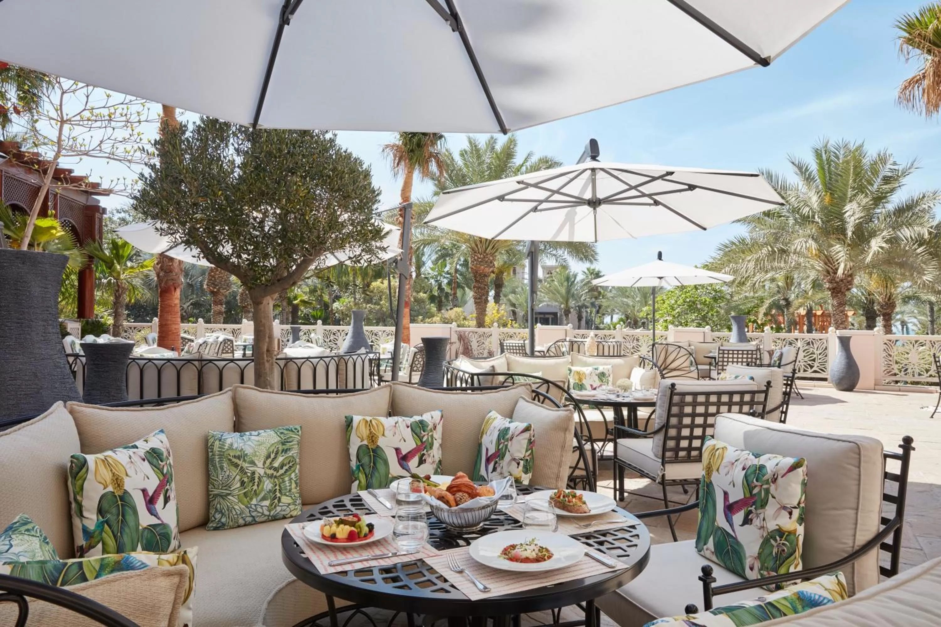 Restaurant/places to eat in Jumeirah Al Qasr Dubai