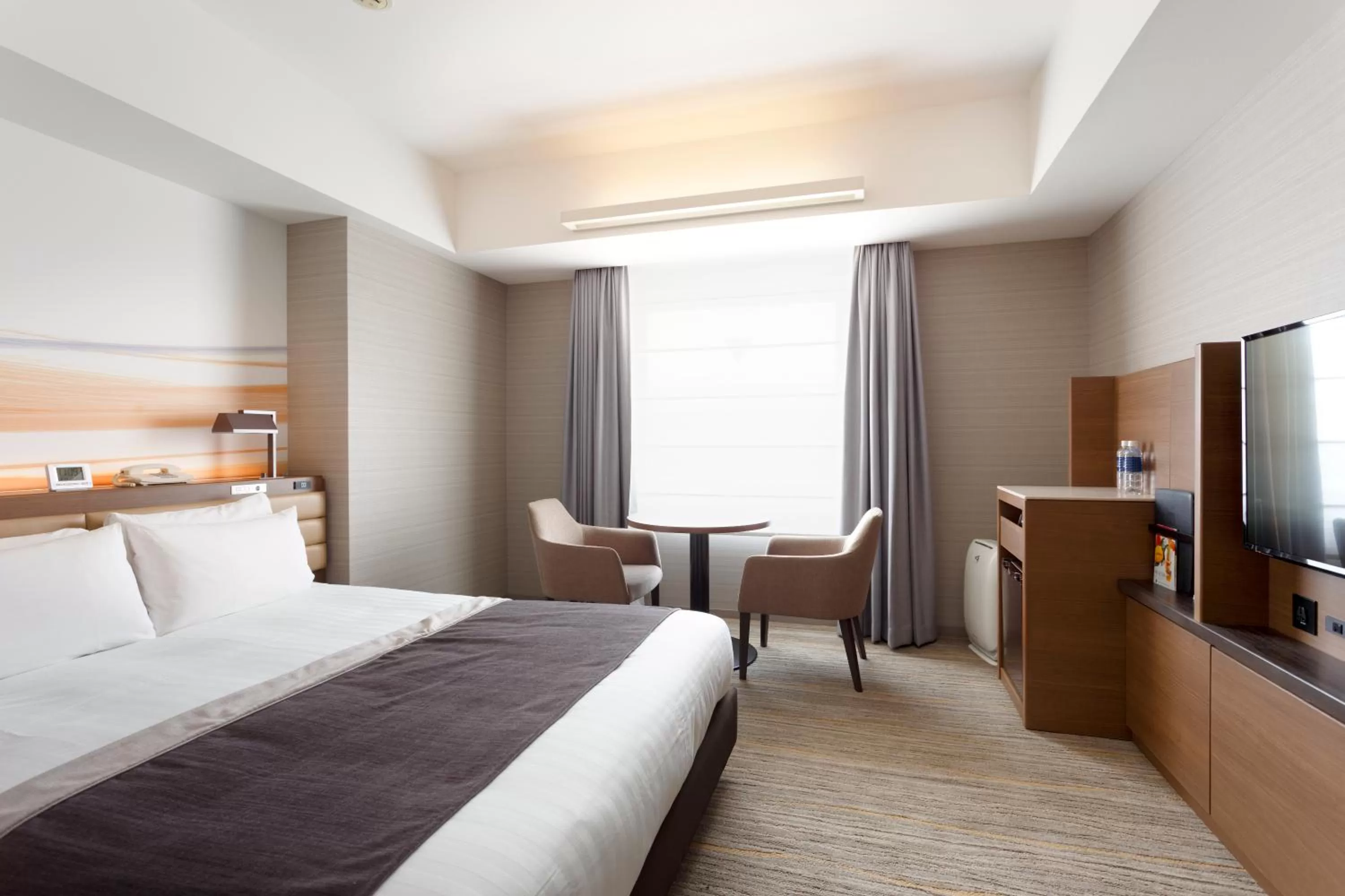 Photo of the whole room, Bed in Haneda Excel Hotel Tokyu Haneda Airport Terminal 2