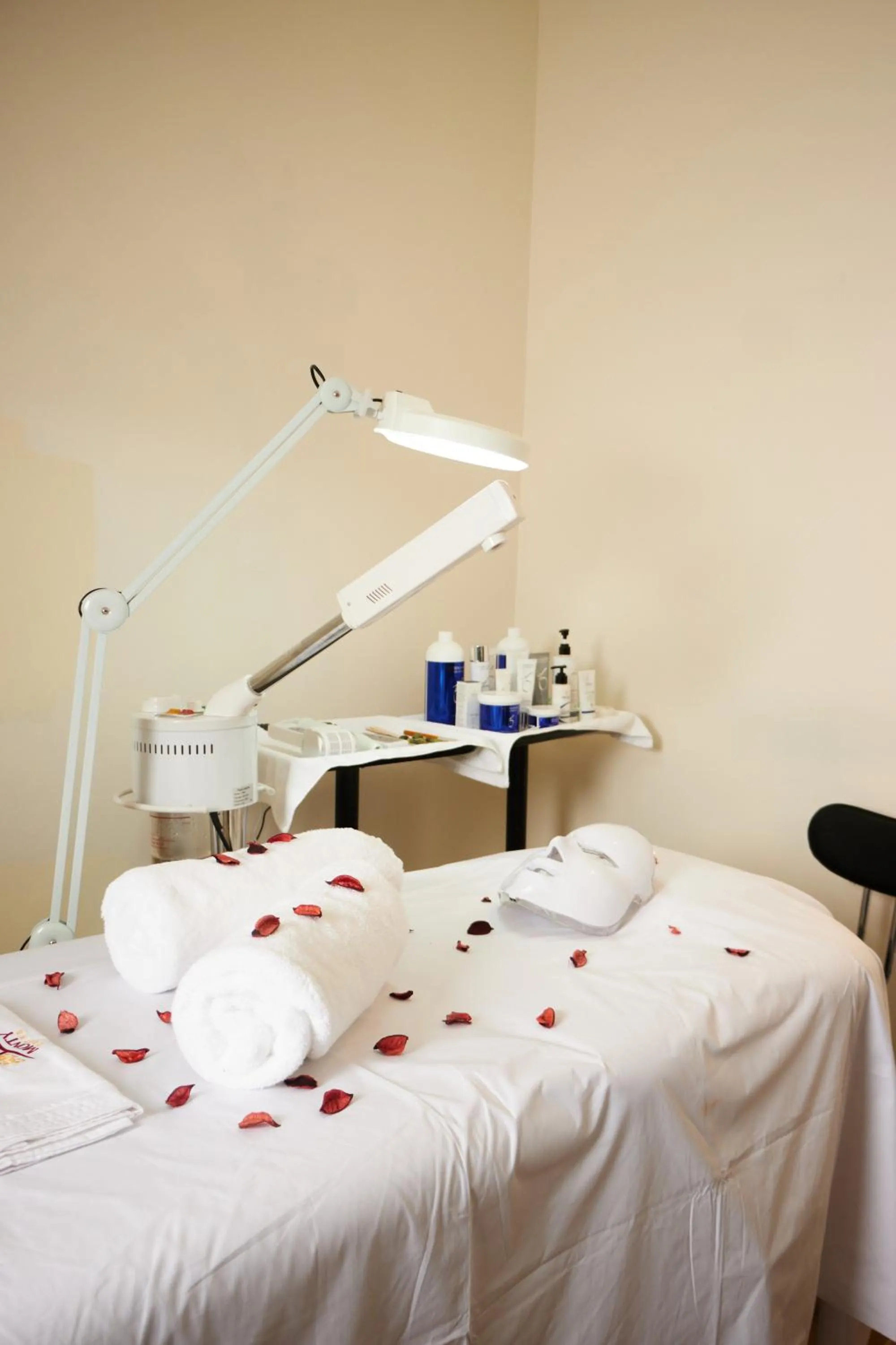 Massage, Bed in Monty Suites Lekki