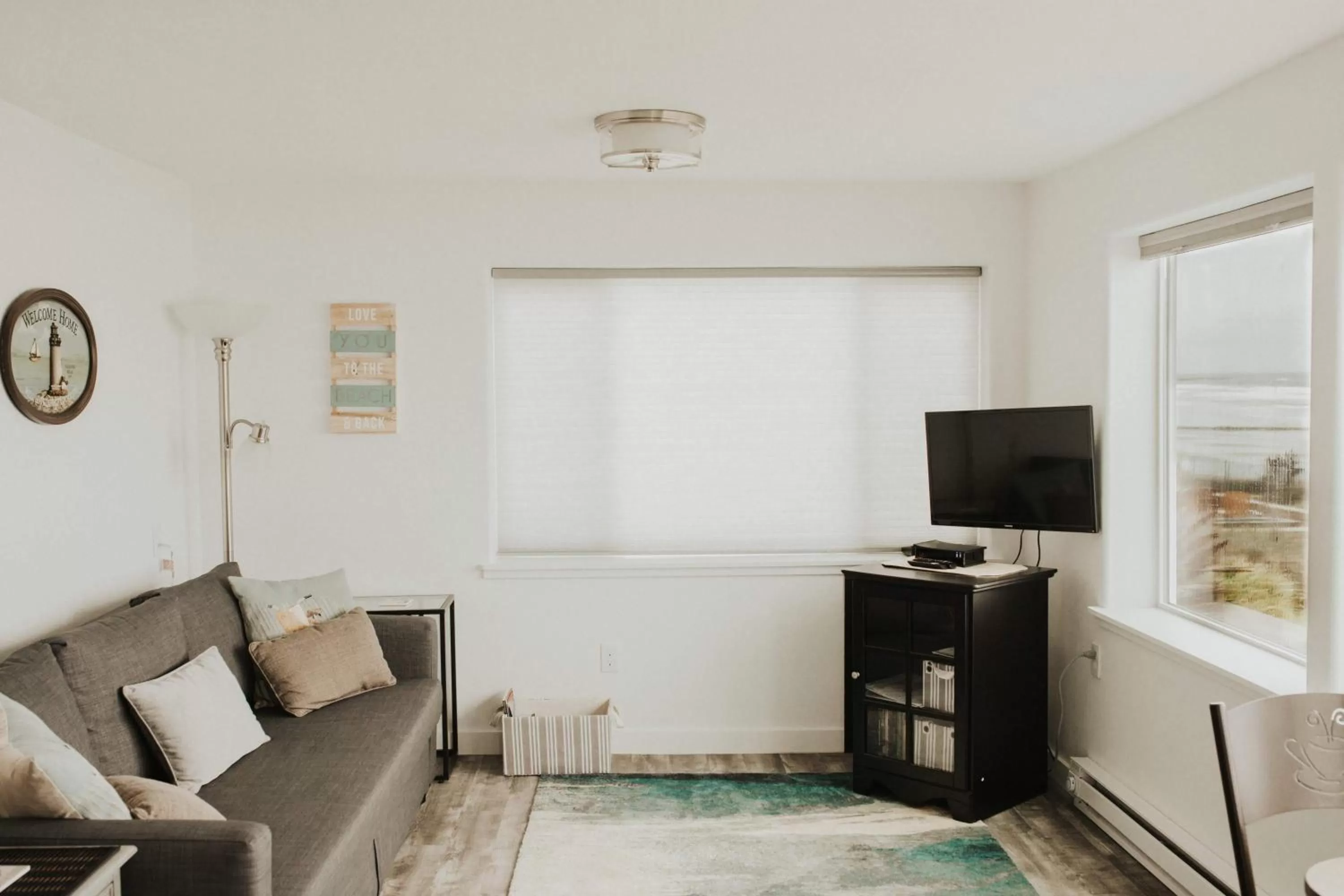 TV and multimedia in Nye Beach Cottages