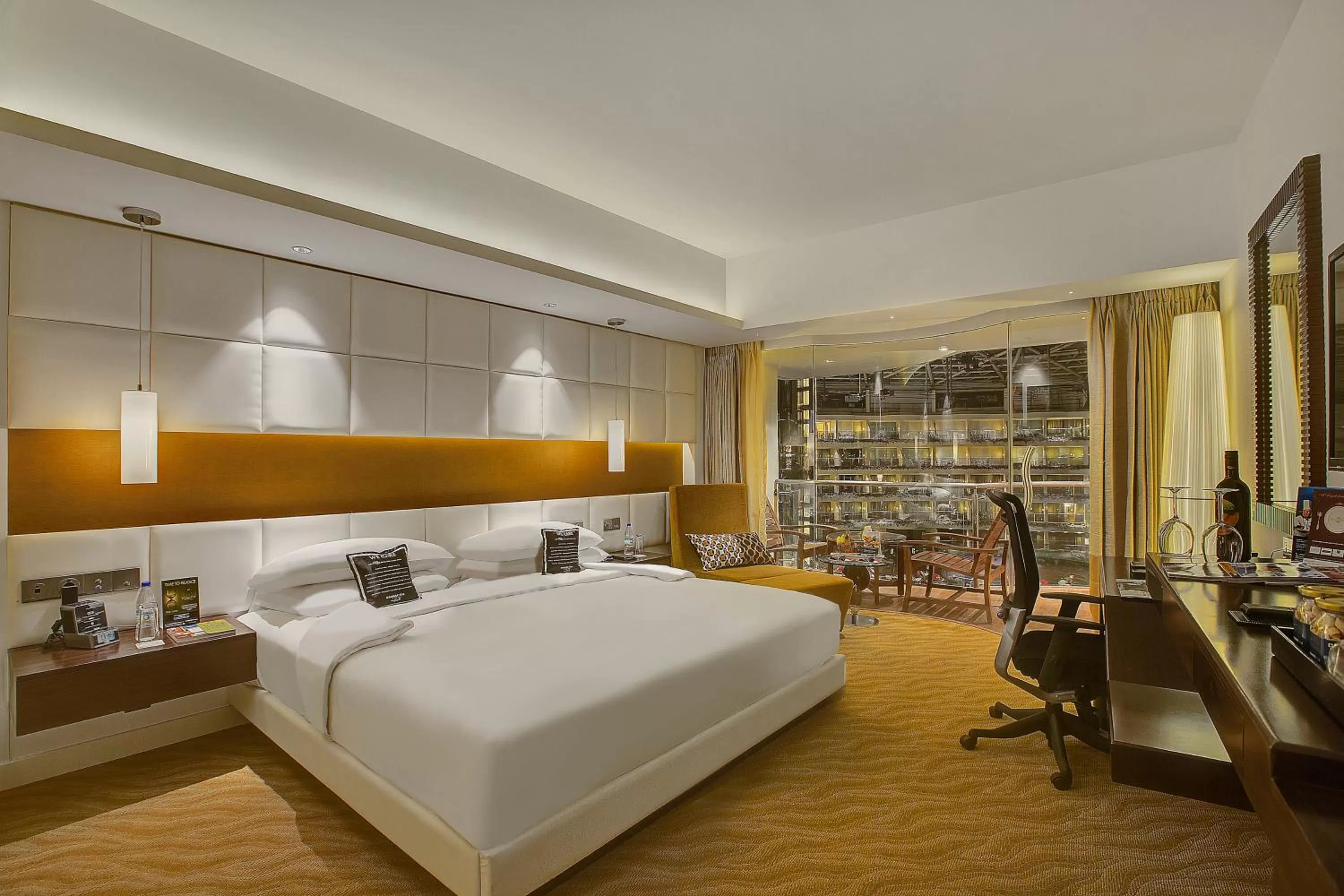 Photo of the whole room, Bed in Hotel Sahara Star