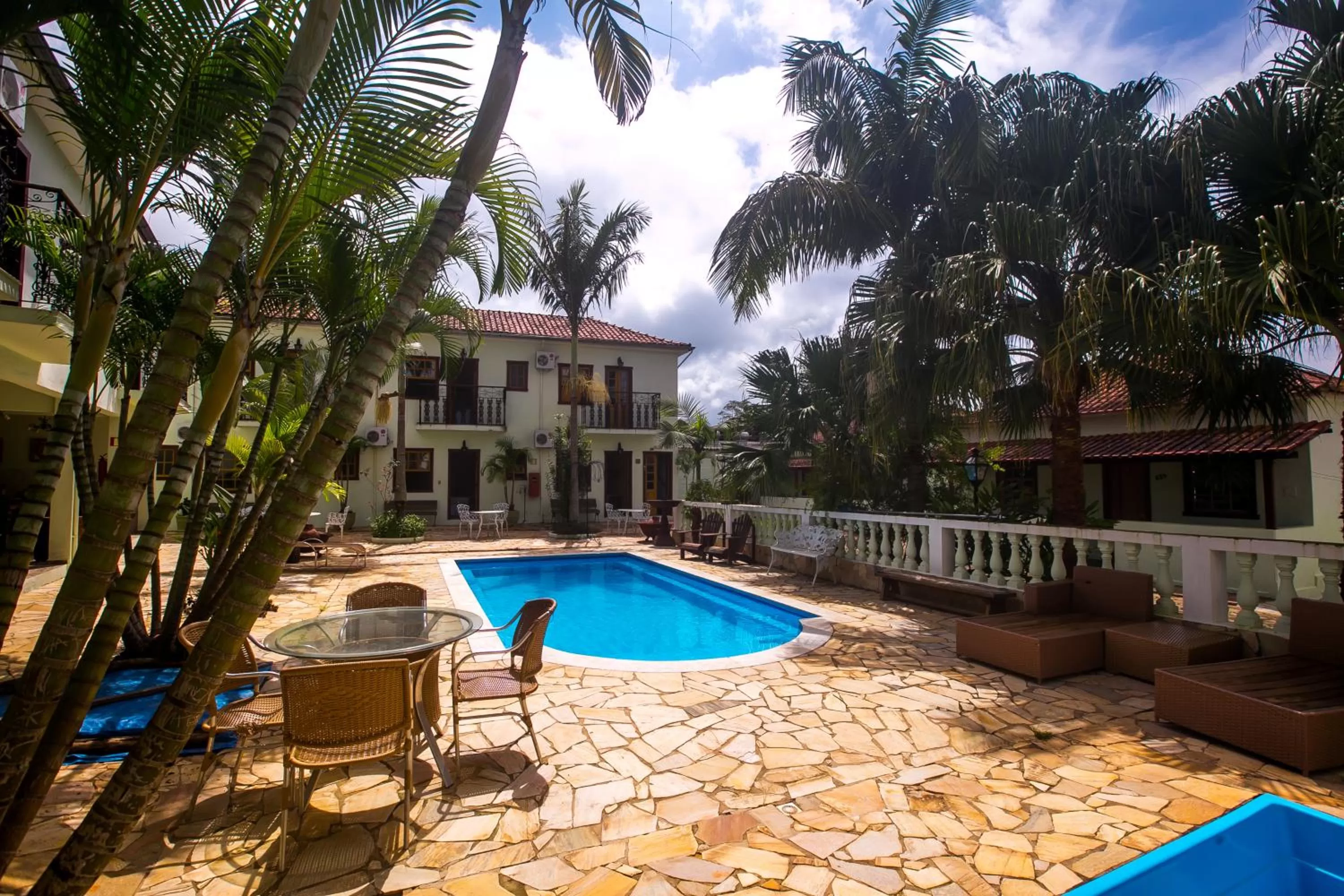 Patio, Swimming Pool in Pousada Neuza Barbosa