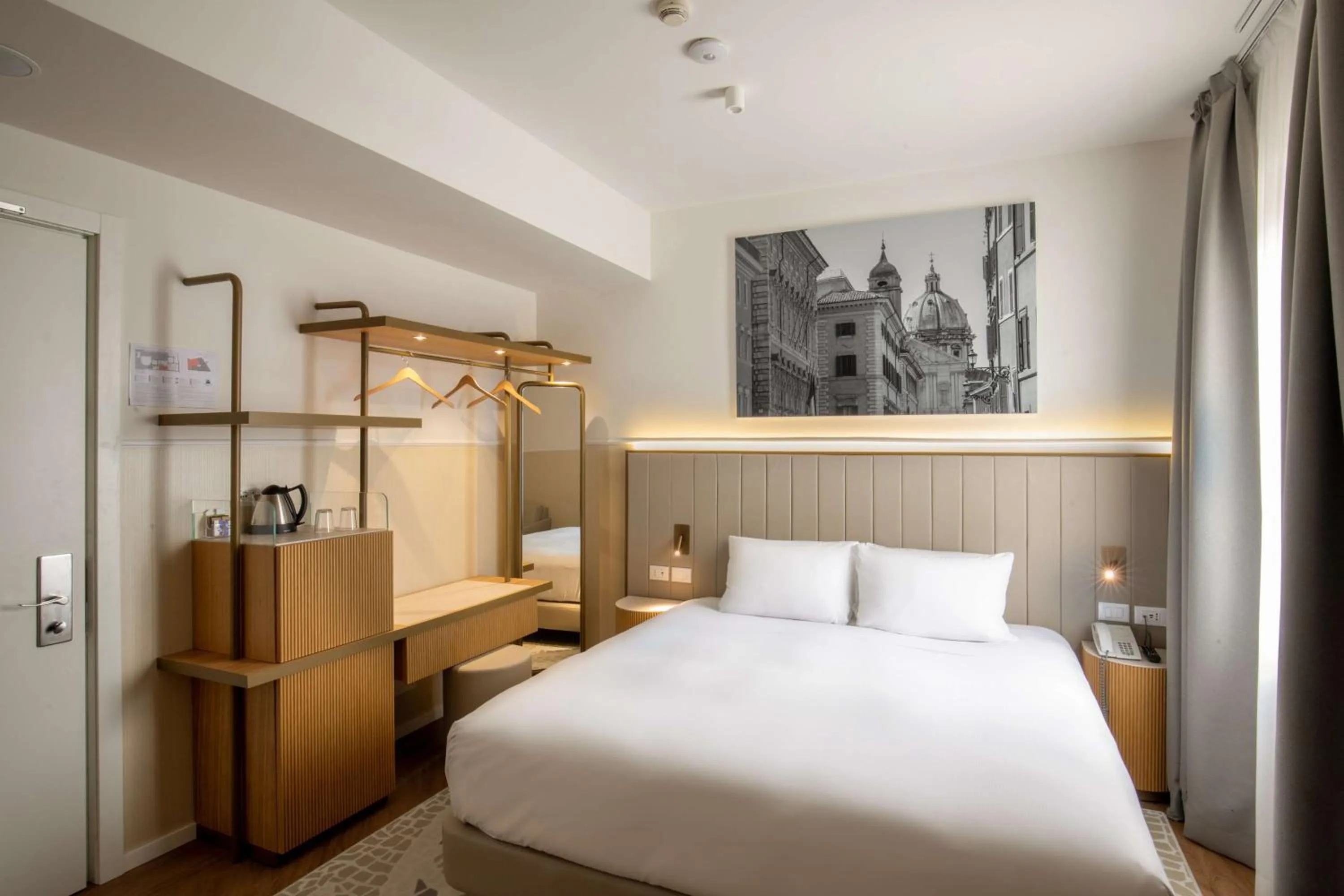 Bed in Cosmopolita Rome Colosseum, Tapestry Collection by Hilton