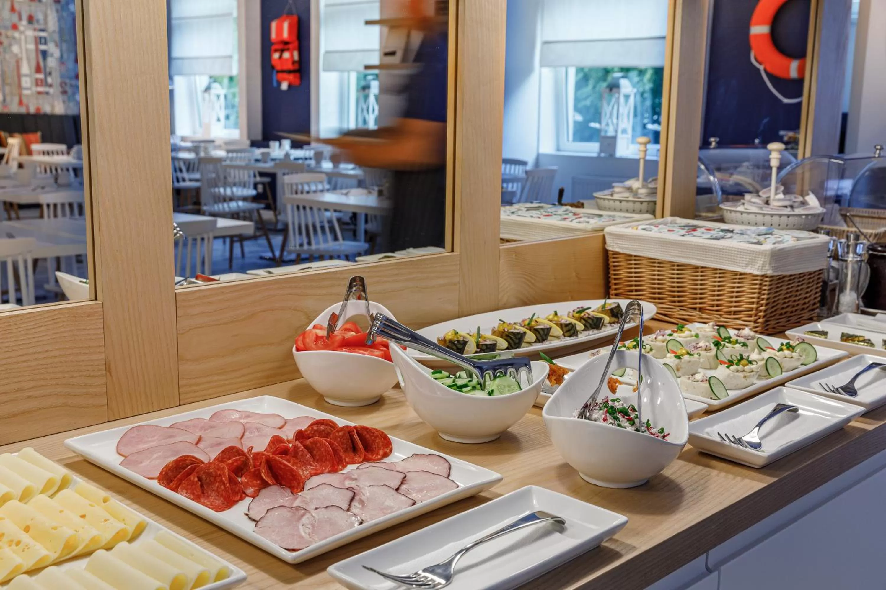 Restaurant/places to eat in AQUA HOUSE