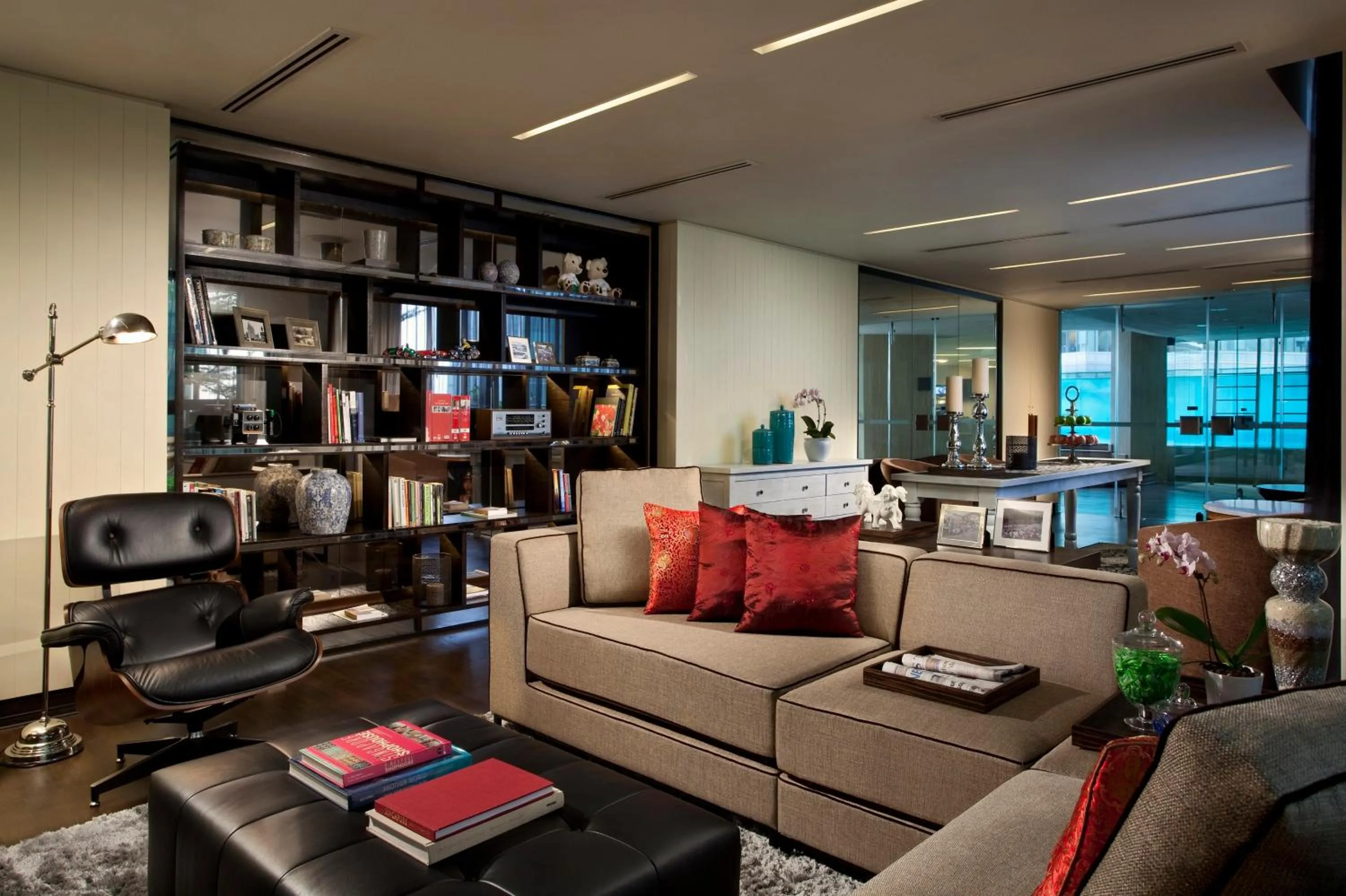 Communal lounge/ TV room in Ascott Raffles Place Singapore