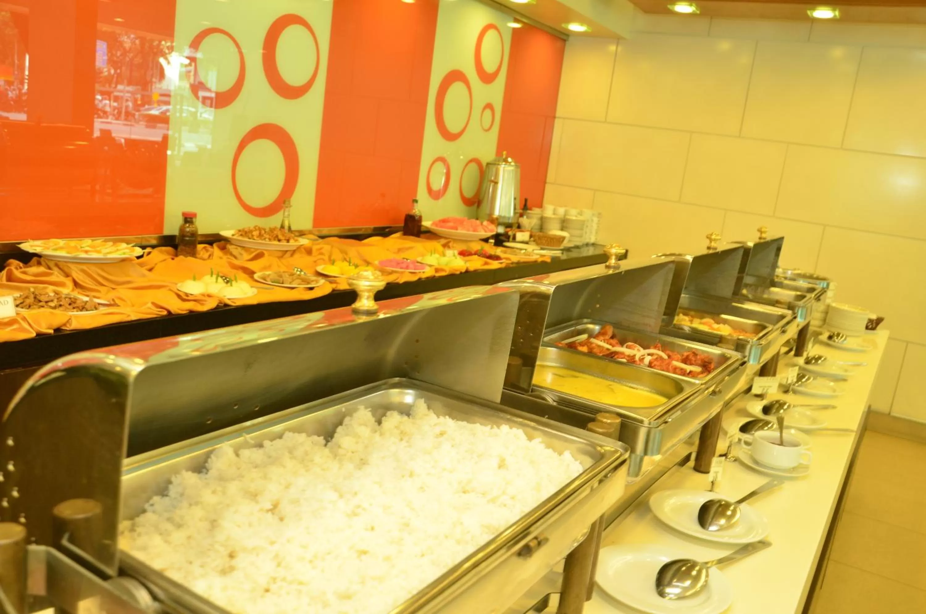 Restaurant/places to eat in Grand Pacific Hotel PWTC