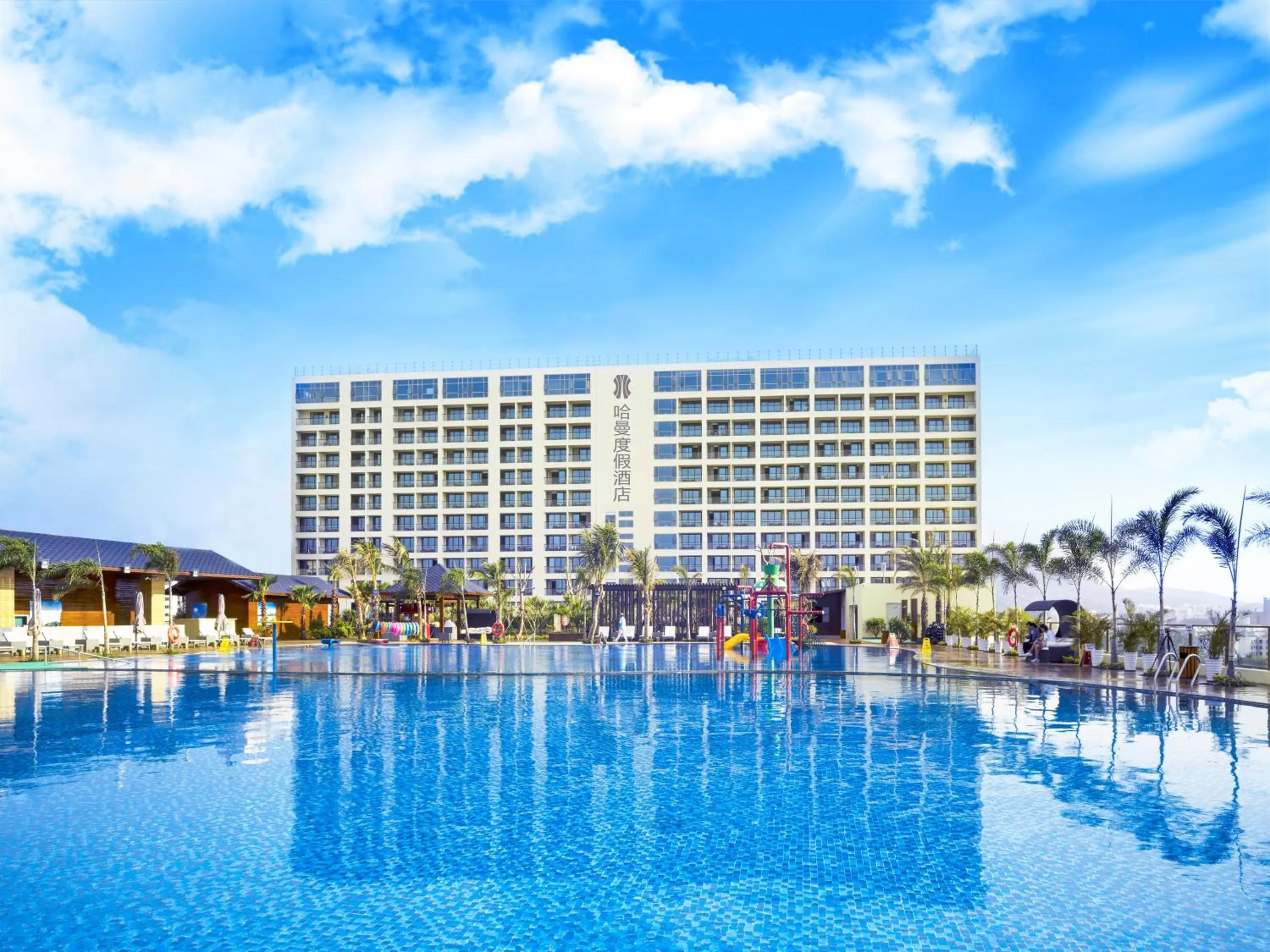 Property building in Harman Resort Hotel Sanya