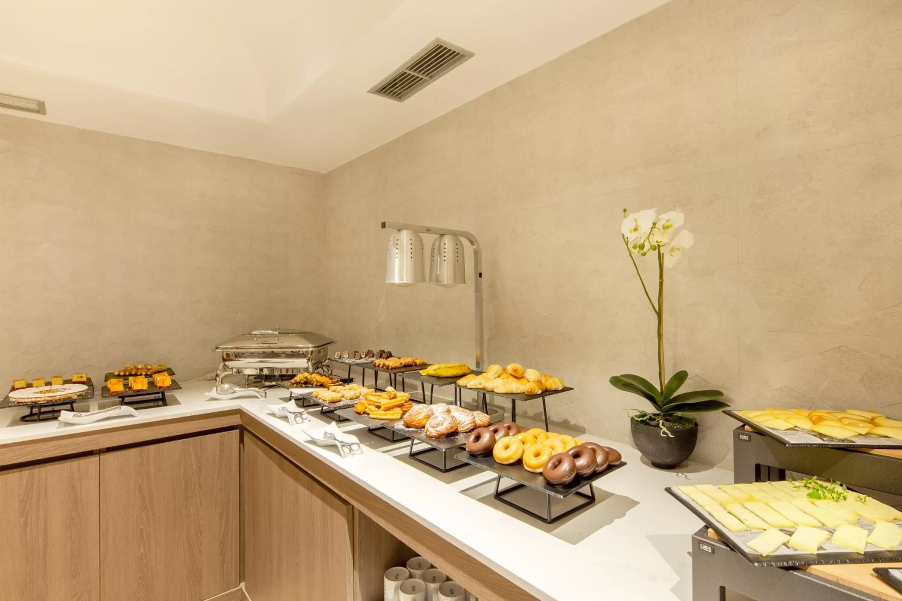 Restaurant/places to eat in Eurostars Gran Hotel Lugo