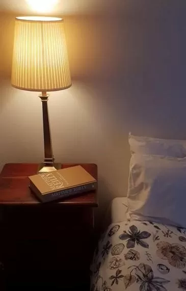 Bed in Mundaring Weir Hotel