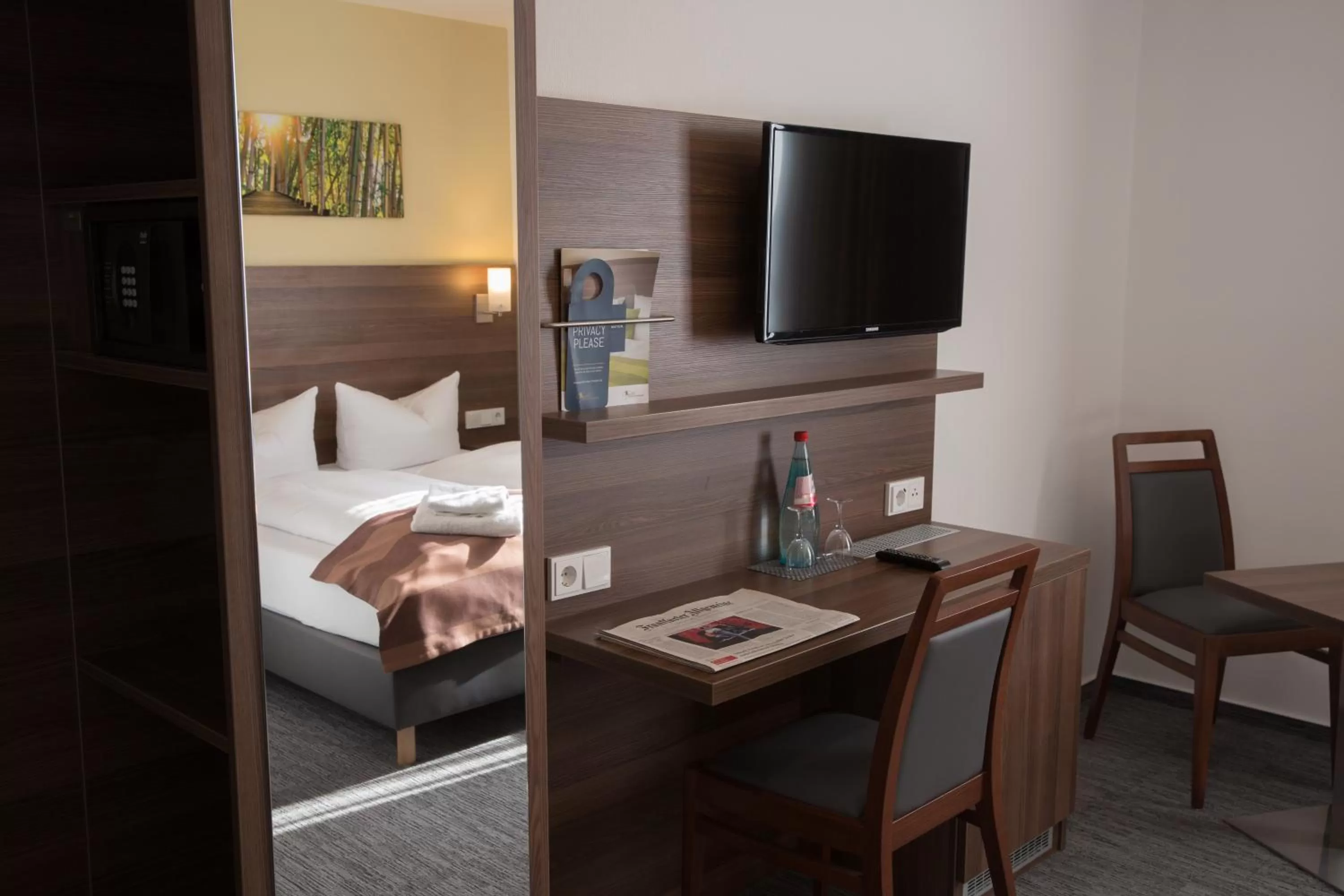 TV and multimedia, Bed in Trip Inn Goethe Business Messe